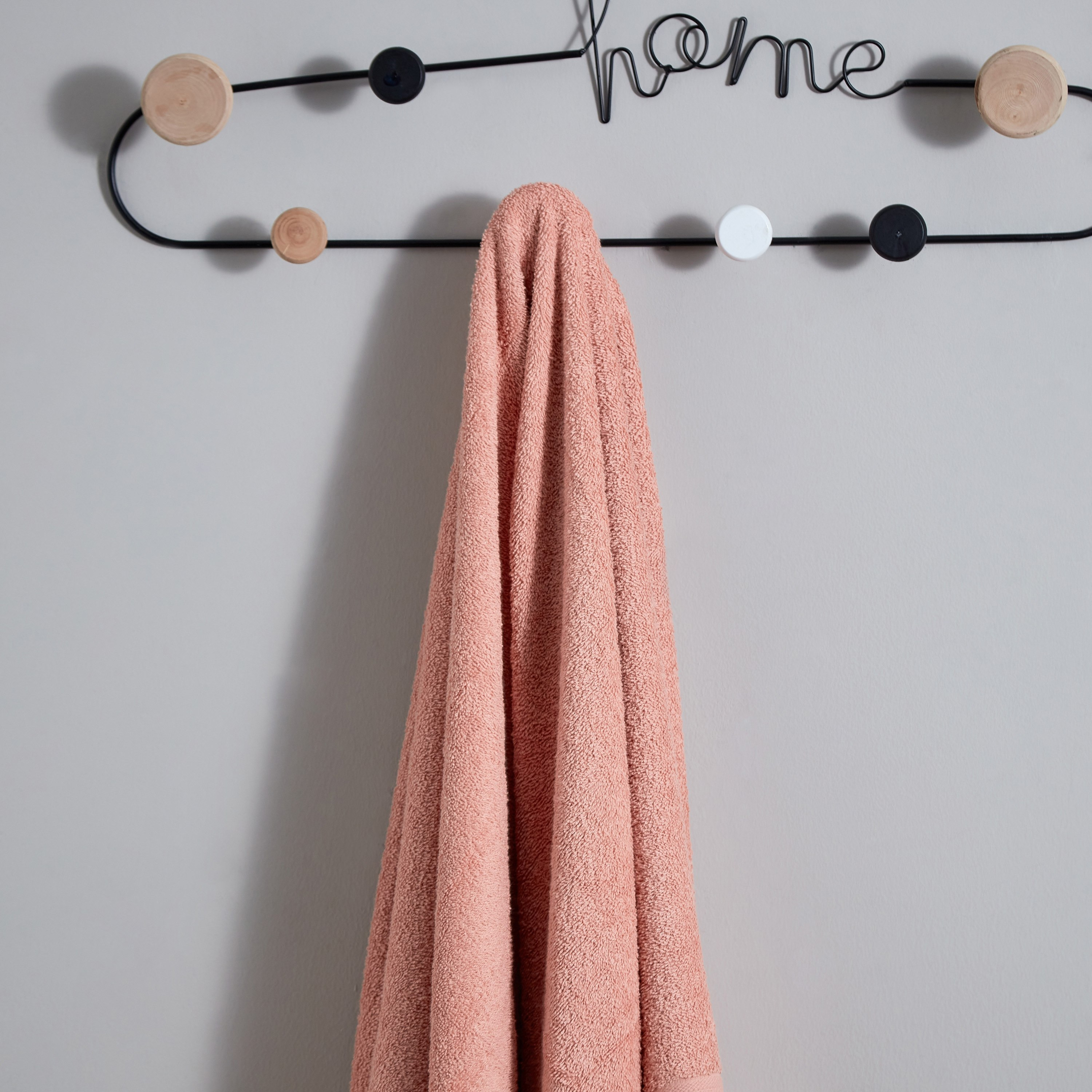منشفة حمام ممشطة من إيسنشال - 70×140 سم-hbxbathroom-bathroomtextiles-image-2