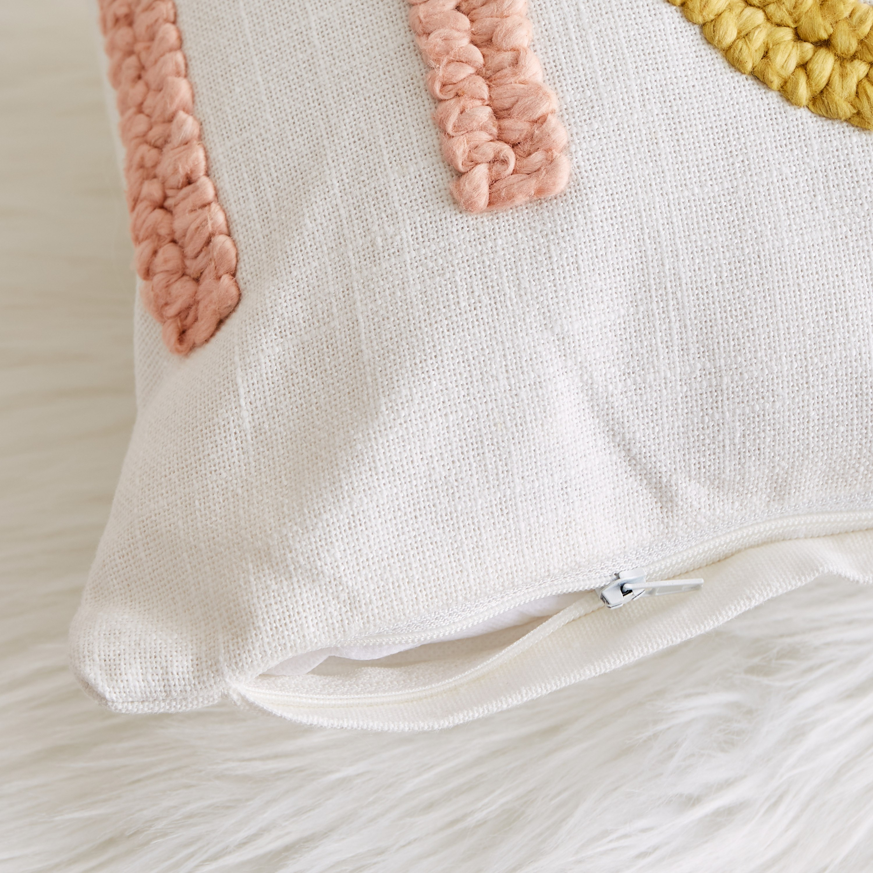 وسادة محشوة مطرزة من هابيتشن هوم - 30x50 سم-hbxlivingroom-furnishings-cushionsandcovers-filledcushions-image-3