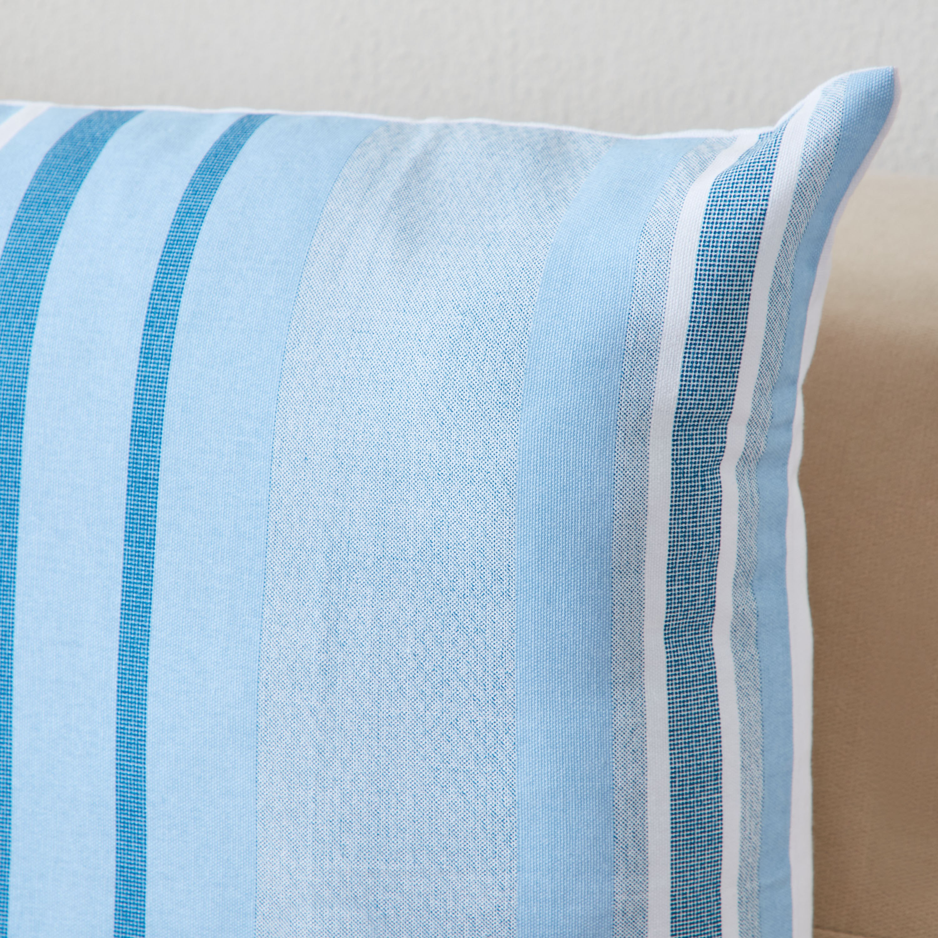 غطاء وسادة بطبعات مخططة من نوفا -  50x50 سم-hbxhomeware-cushionsandcovers-cushioncovers-image-2
