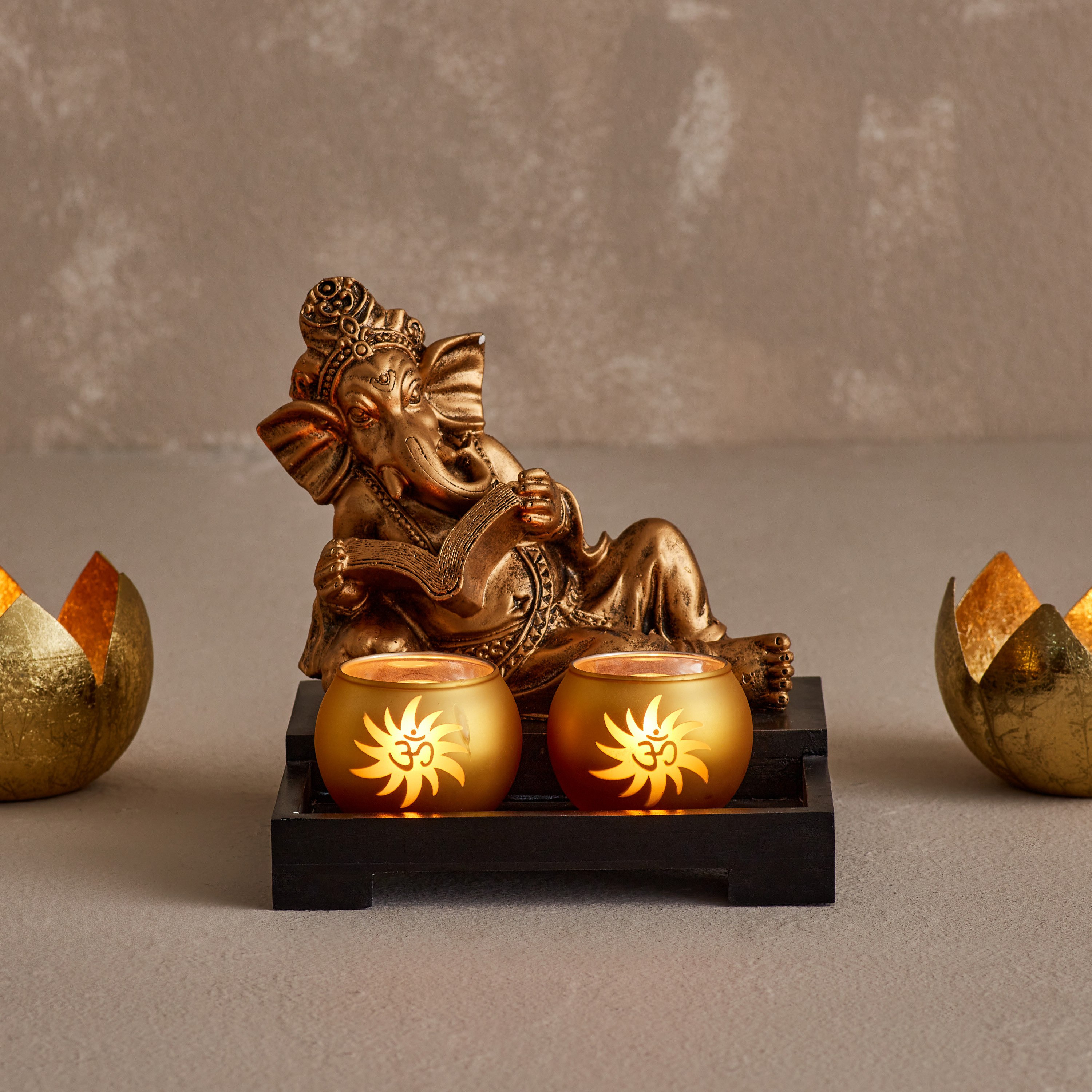 حامل شموع صغيرة وصينية وتمثال جانيشا من زوها-hbxhomeware-homedecor-figurinesandornaments-image-1