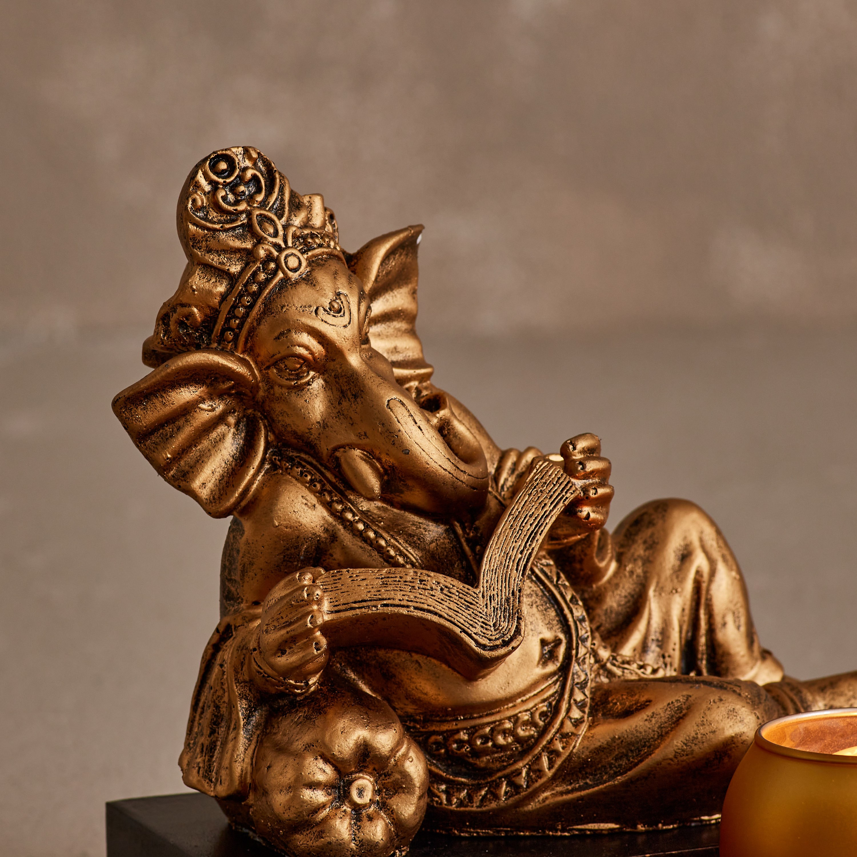 حامل شموع صغيرة وصينية وتمثال جانيشا من زوها-hbxhomeware-homedecor-figurinesandornaments-image-4