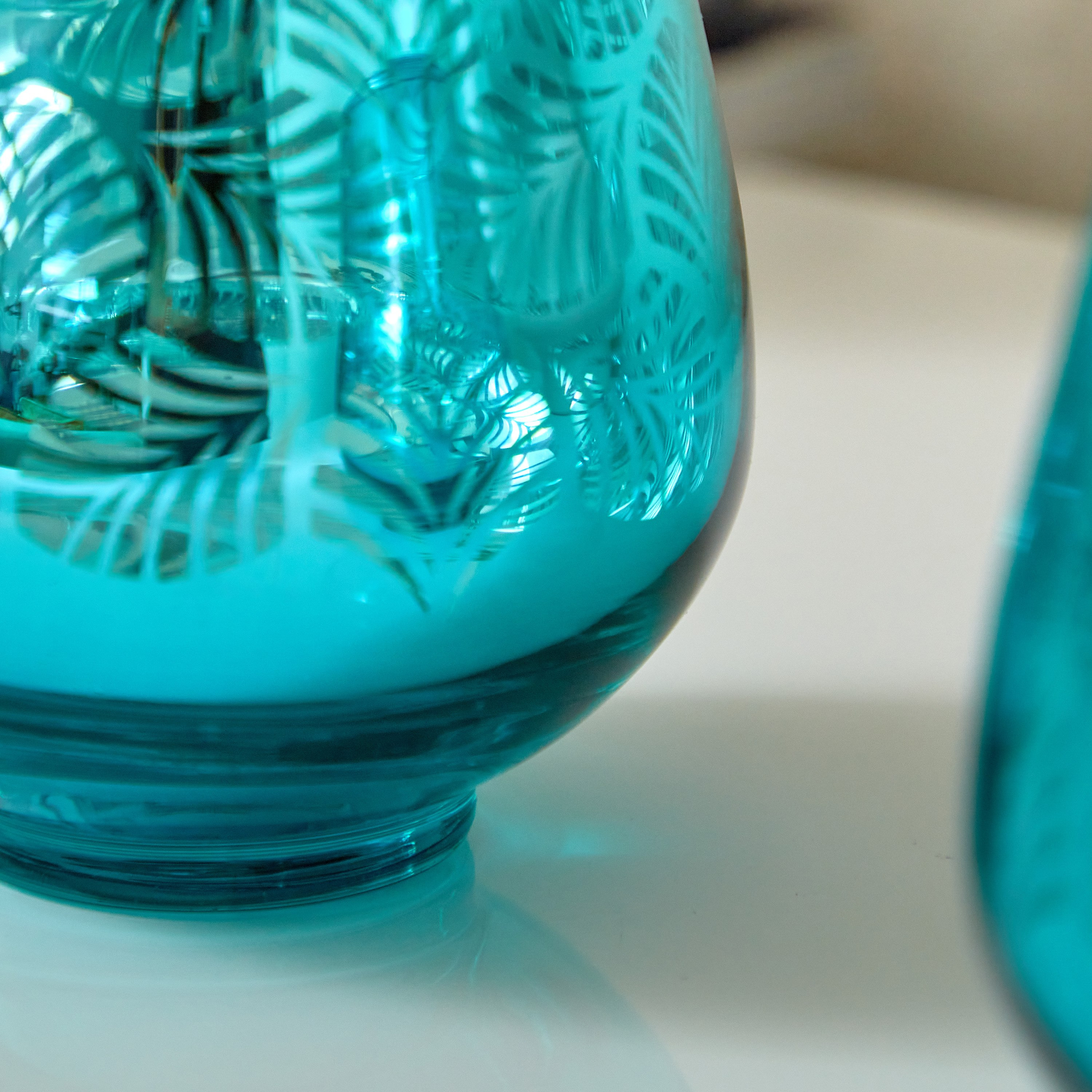 طقم حامل شموع صغيرة قطعتين بتصميم بيضة وطبعات ورق شجر من زوها - 9.5x9.5x9 سم-hbxlivingroom-decorandaccessories-candleholders-image-4