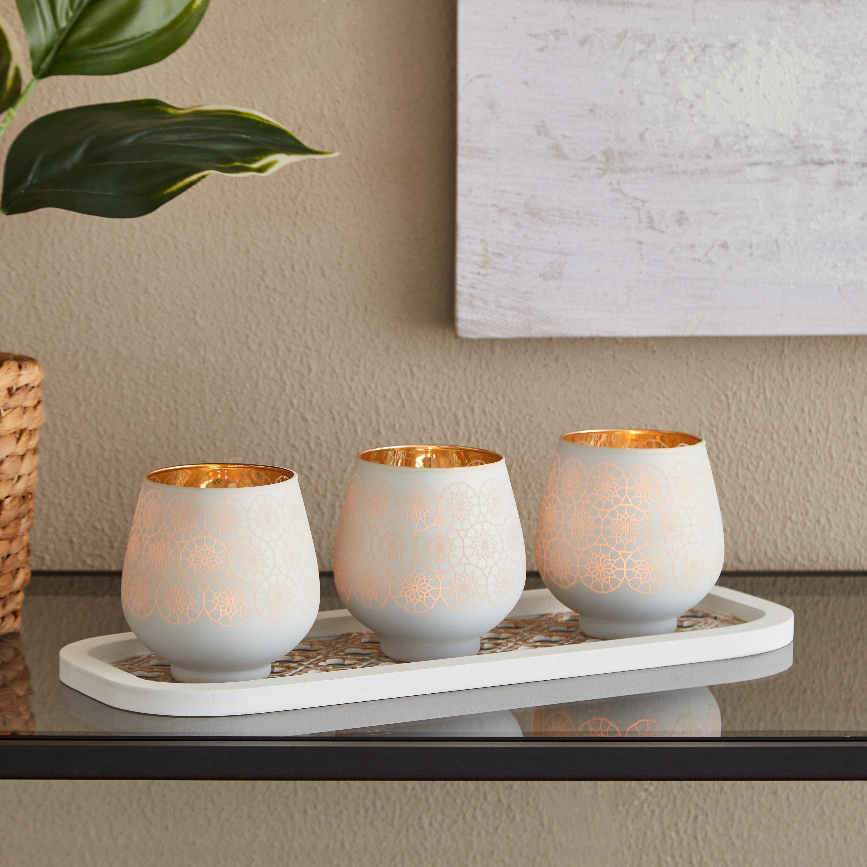 طقم 3 حاملات شموع صغيرة وصينية بتصميم طاووس من زوها-hbxlivingroom-decorandaccessories-candleholders-image-1