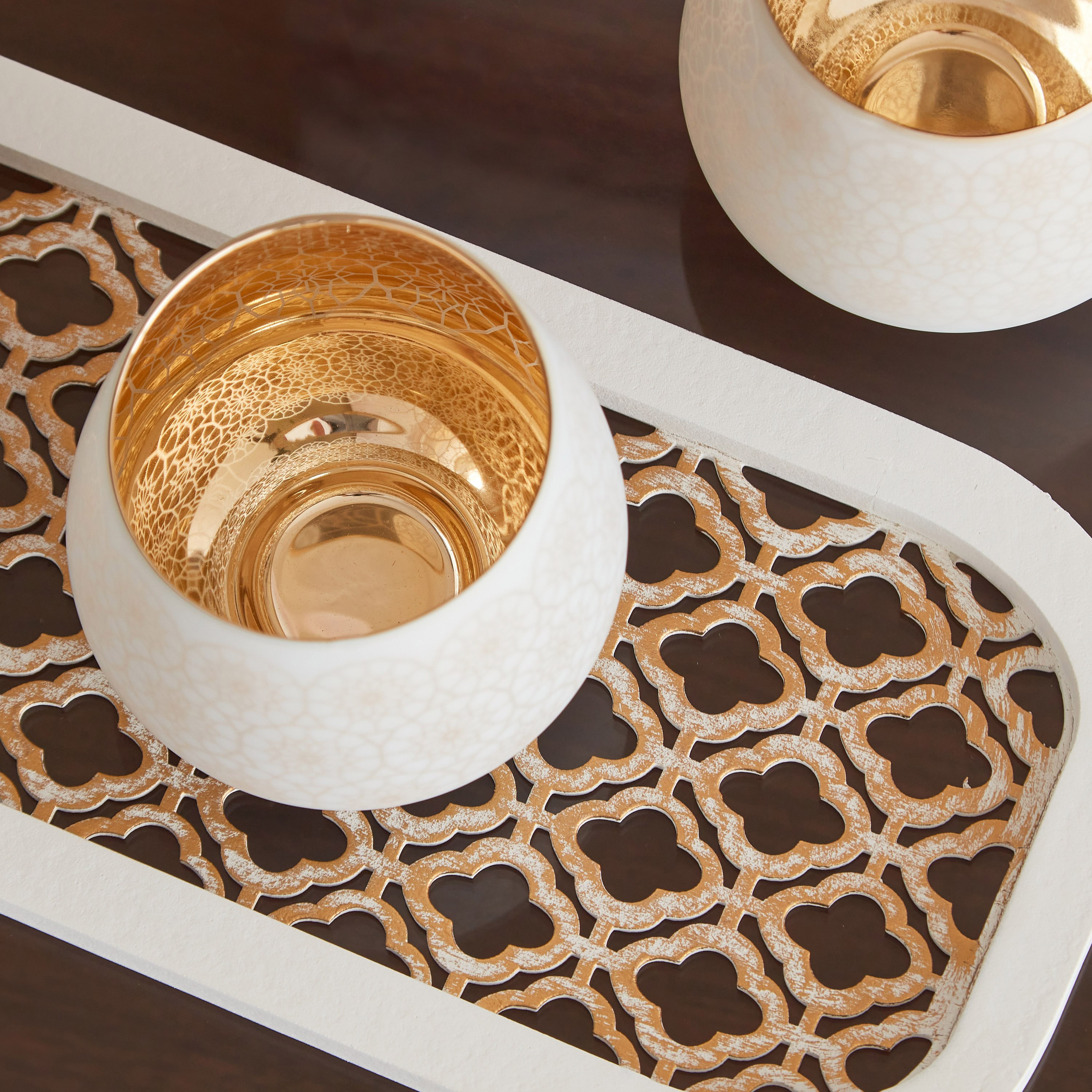طقم 3 حاملات شموع صغيرة وصينية بتصميم طاووس من زوها-hbxlivingroom-decorandaccessories-candleholders-image-4