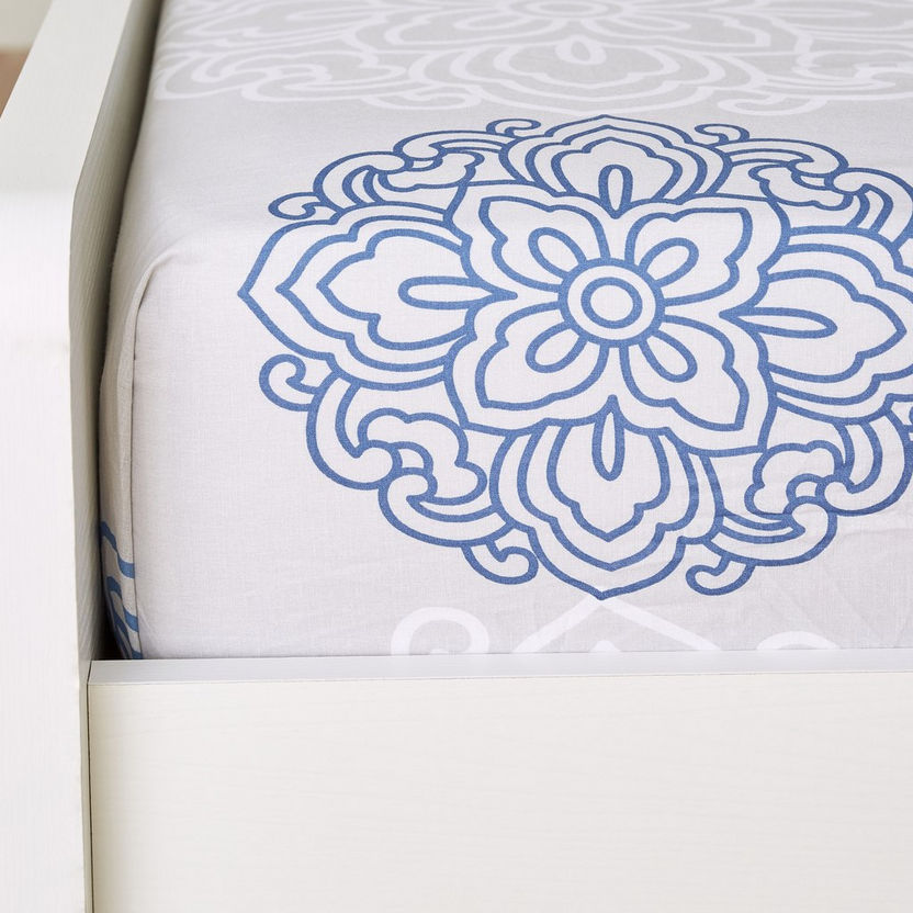 Estonia Medalion Print Cotton Super King Fitted Sheet - 200x200+25 cm-Sheets and Pillow Covers-image-4