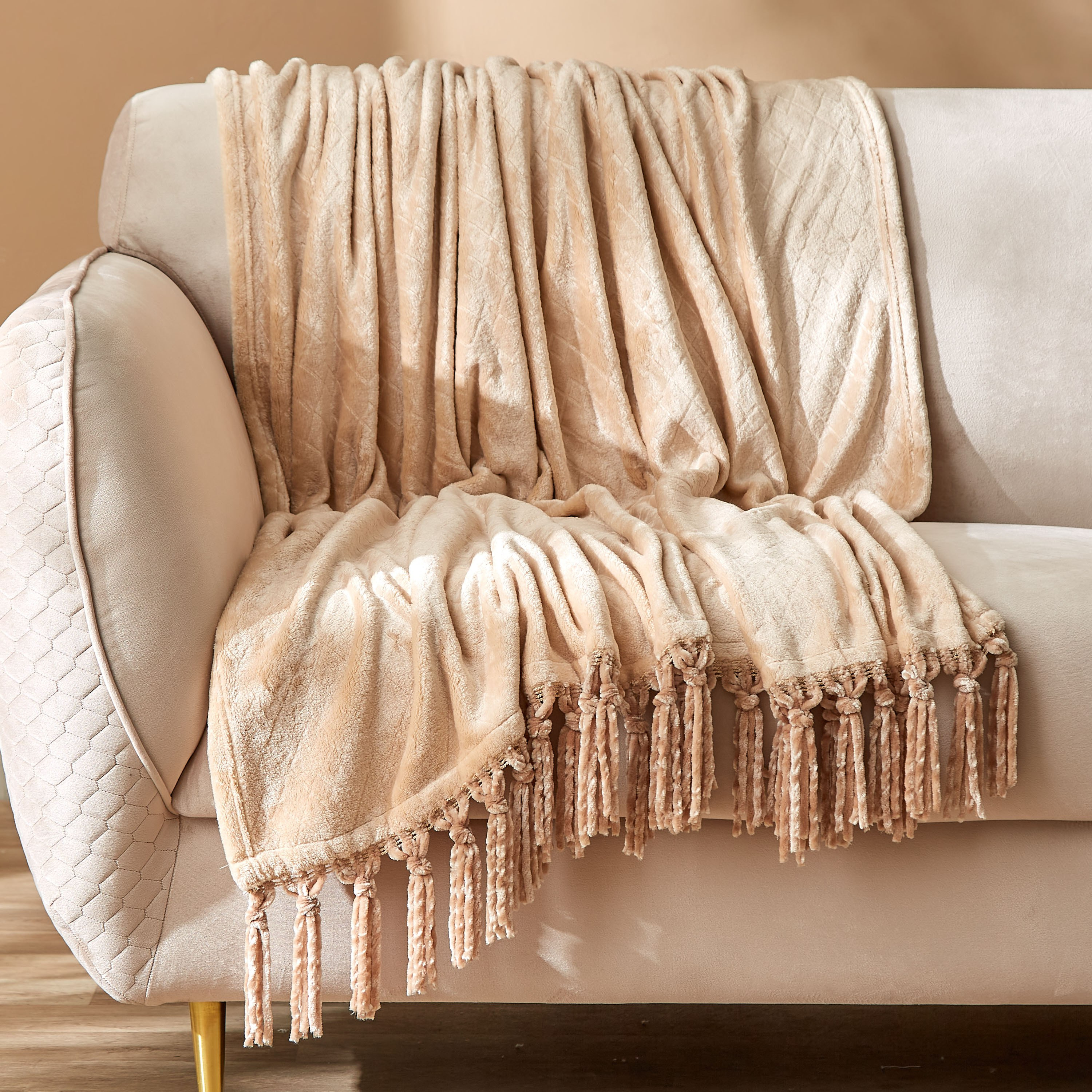 Lavish Diamond Embossed Throw - 130x180 cm-hbxhomeware-hbxbedroom-image-1