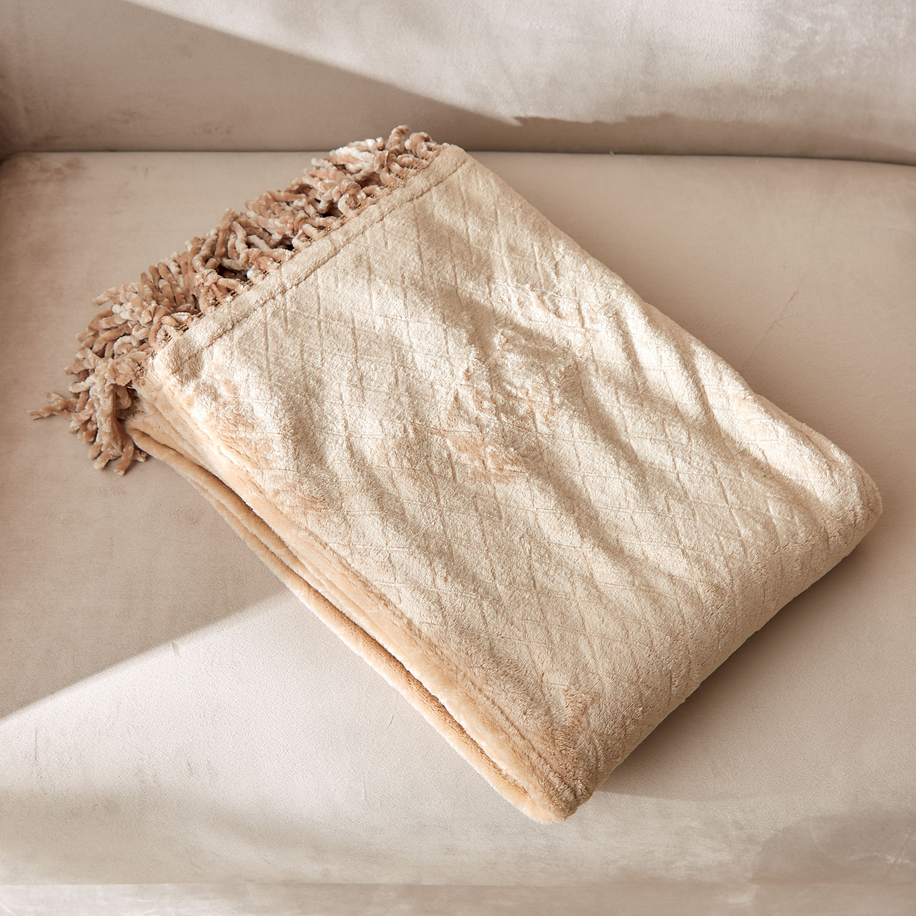 Lavish Diamond Embossed Throw - 130x180 cm-hbxhomeware-hbxbedroom-image-5