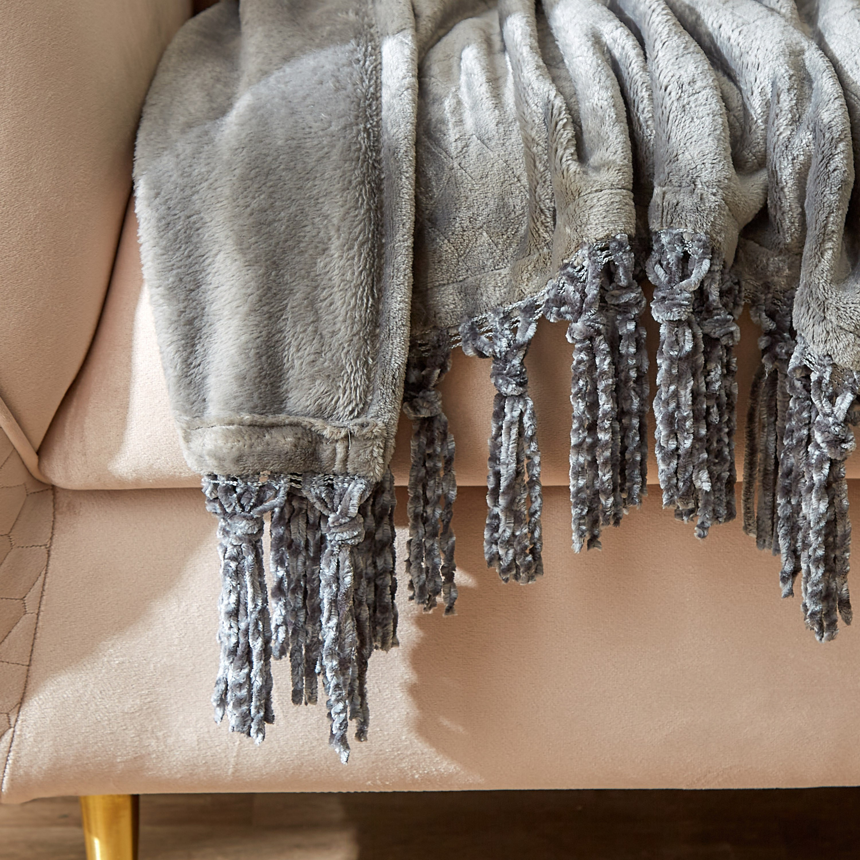Lavish Diamond Embossed Throw - 130x180 cm-hbxhomeware-hbxbedroom-image-2