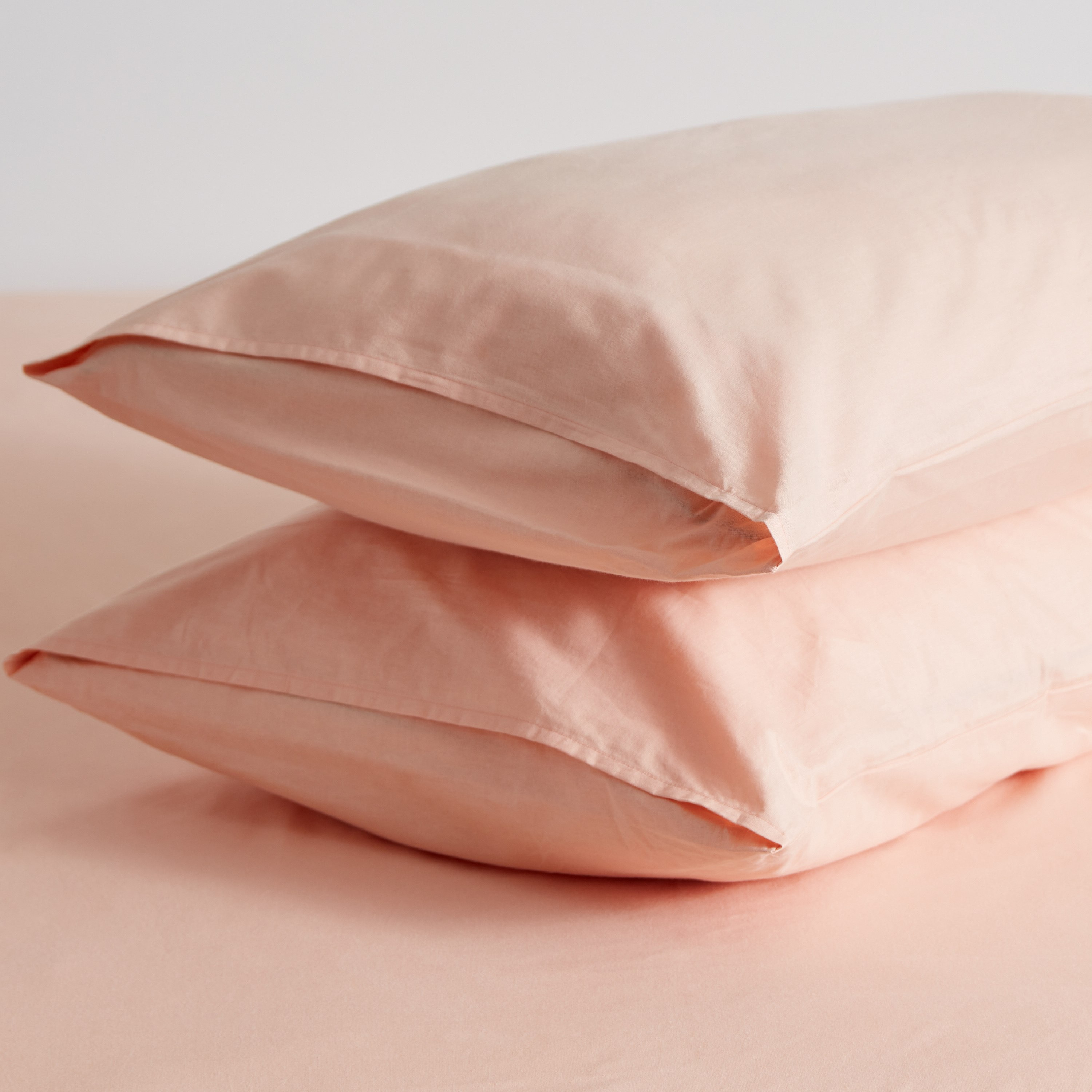 طقم غطاء وسادة قطن سادة قطعتين من ويلينجتون- 50x75 سم-hbxhomeware-hbxbedroom-image-4