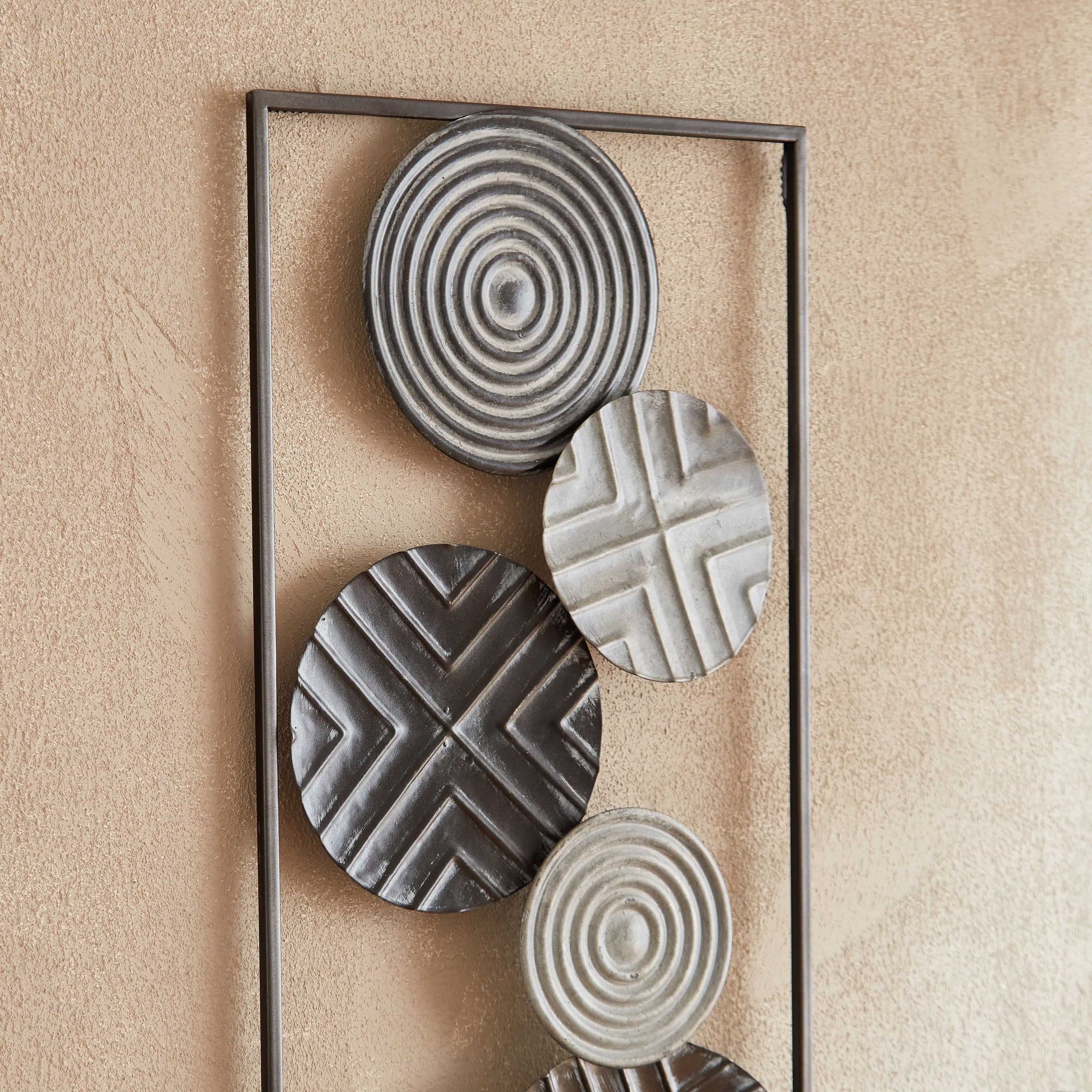 ديكور حائط معدني بإطار من إيما - 31x4x89 سم-hbxdiningroom-walldecor-wallart-image-3