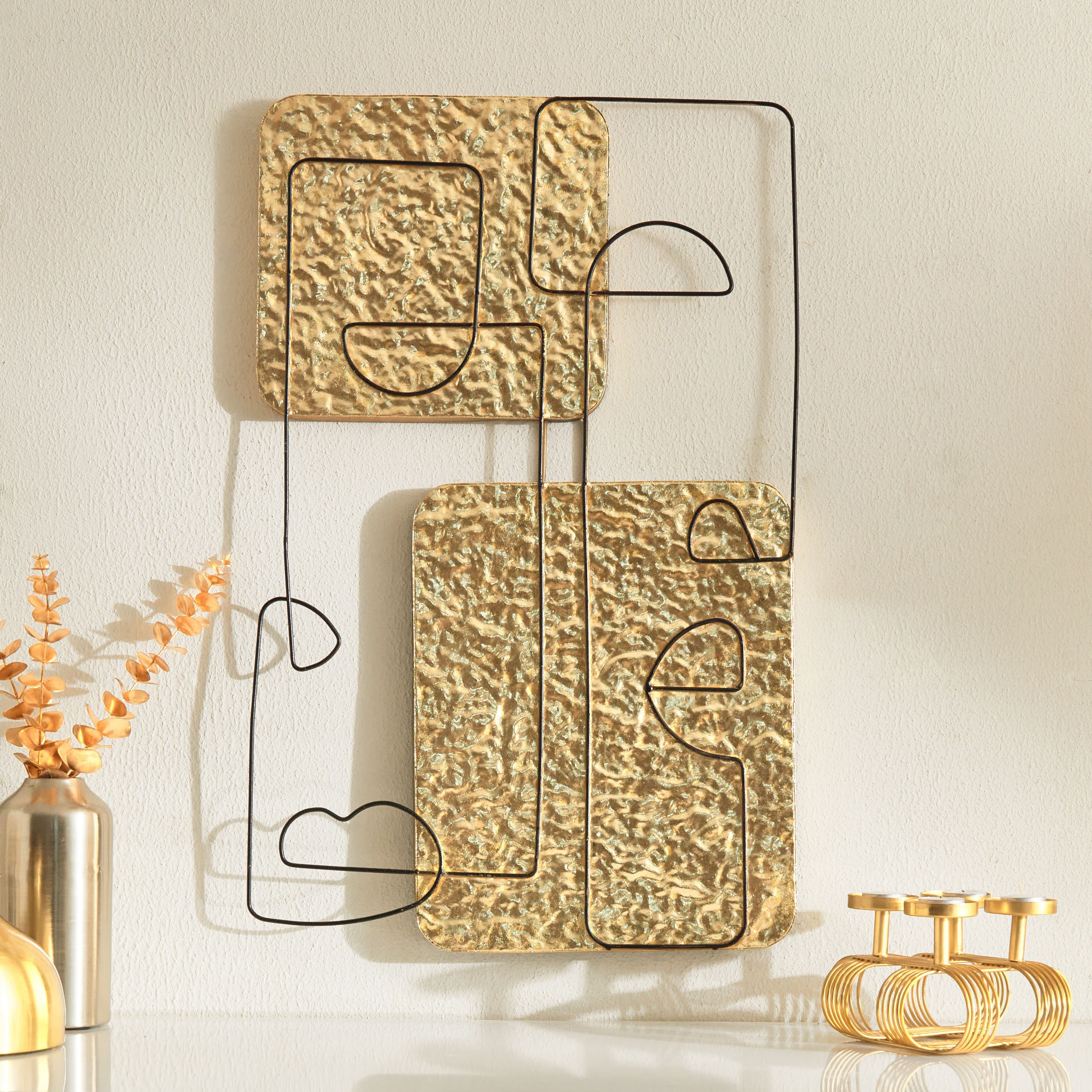 زينة حائط معدنية من إيما - 47.5x2.5x75.5 سم-hbxdiningroom-walldecor-wallart-image-1