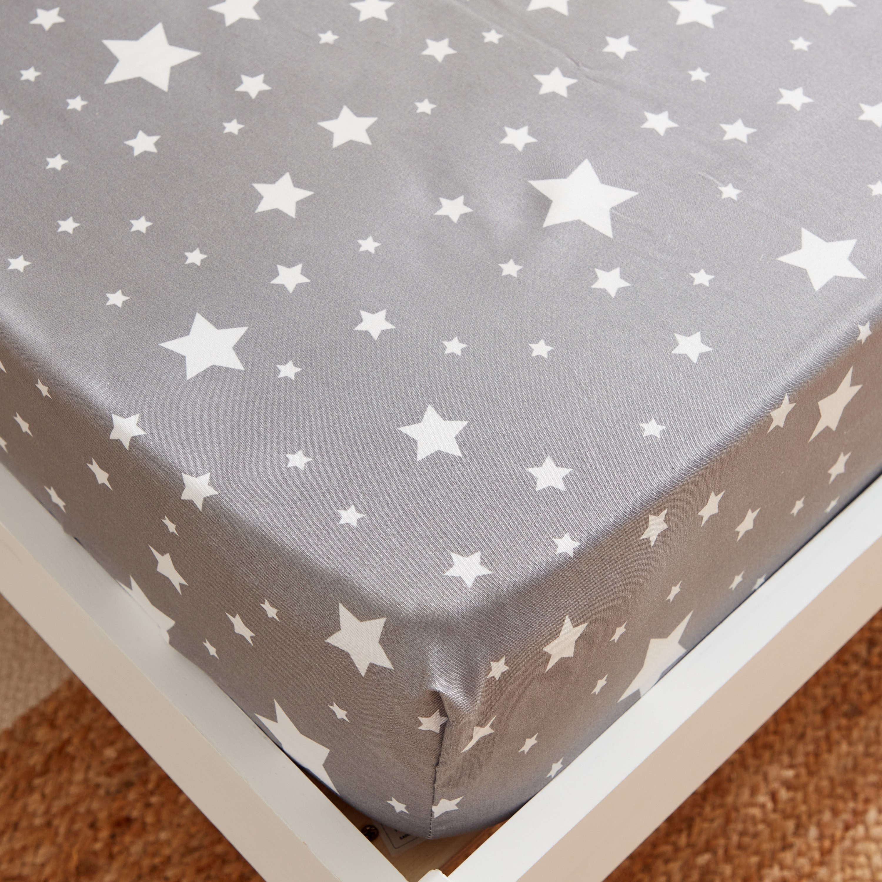 شرشف مطاطي فردي من الألياف الدقيقة بنمط نجوم من سبنسر - 90x190+25 سم-hbxhomeware-hbxkidsandyouth-image-4