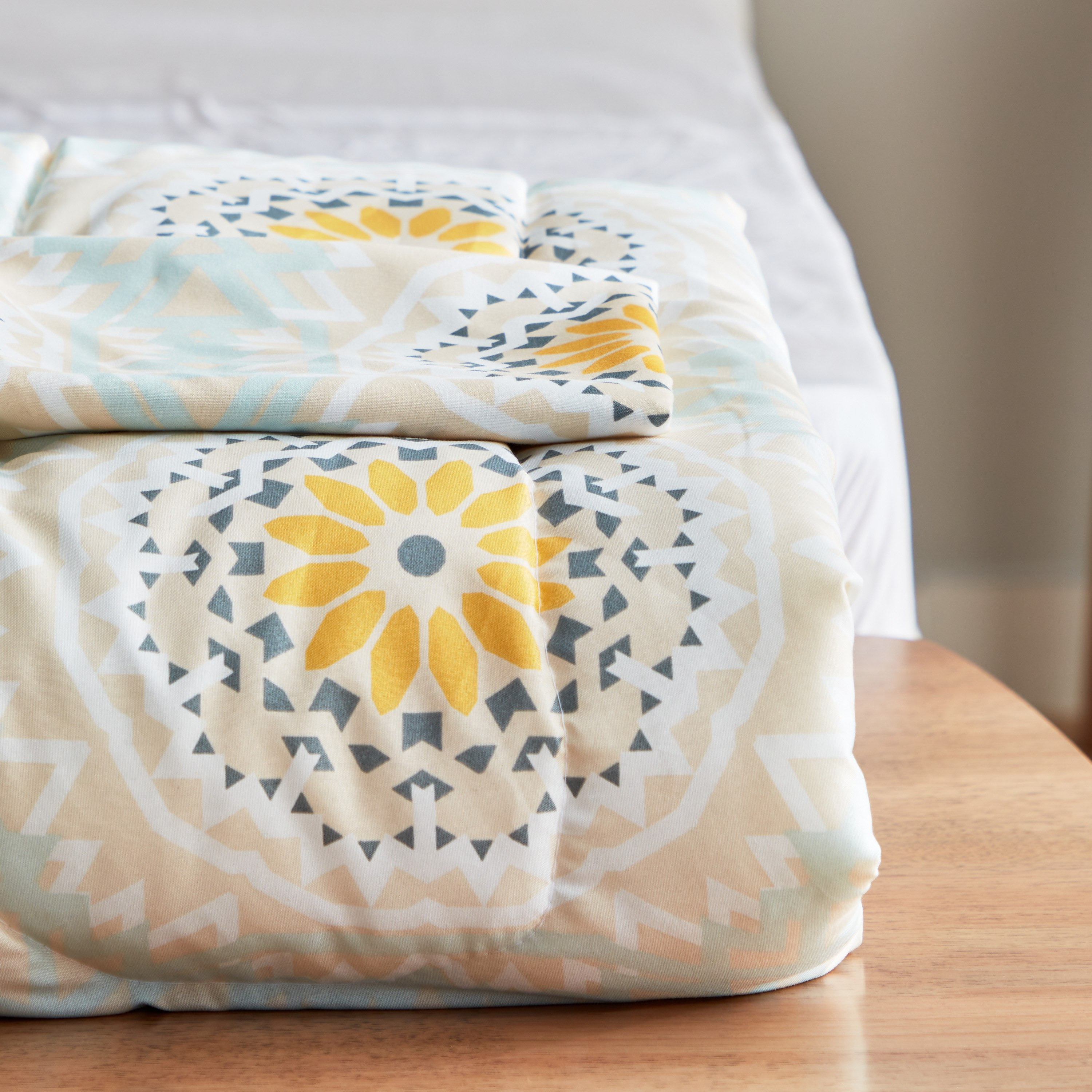 طقم لحاف فردي ألياف دقيقة بطبعات قطعتين من أتلانتا كيارا - 150x220 سم-hbxhomeware-hbxdecorandfurnishings-image-7