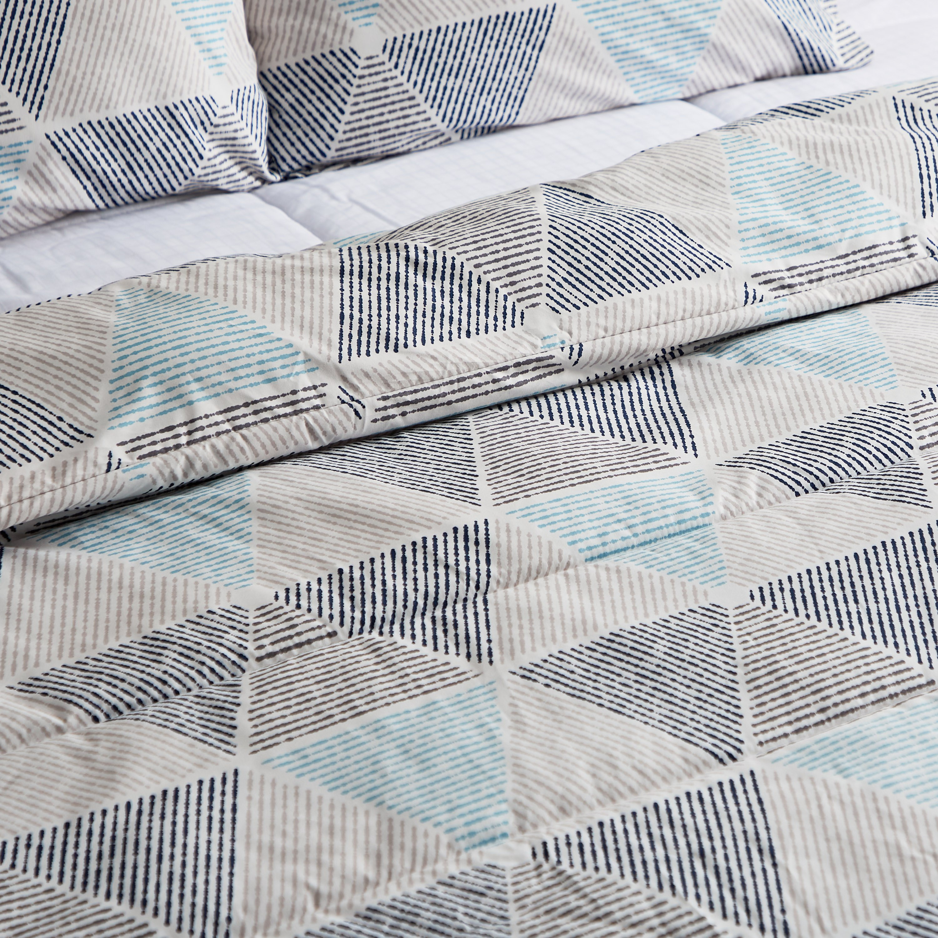 طقم لحاف كينج ألياف دقيقة 3 قطع بطبعات من أونتاريو - 220x240 سم-hbxhomeware-hbxdecorandfurnishings-image-5