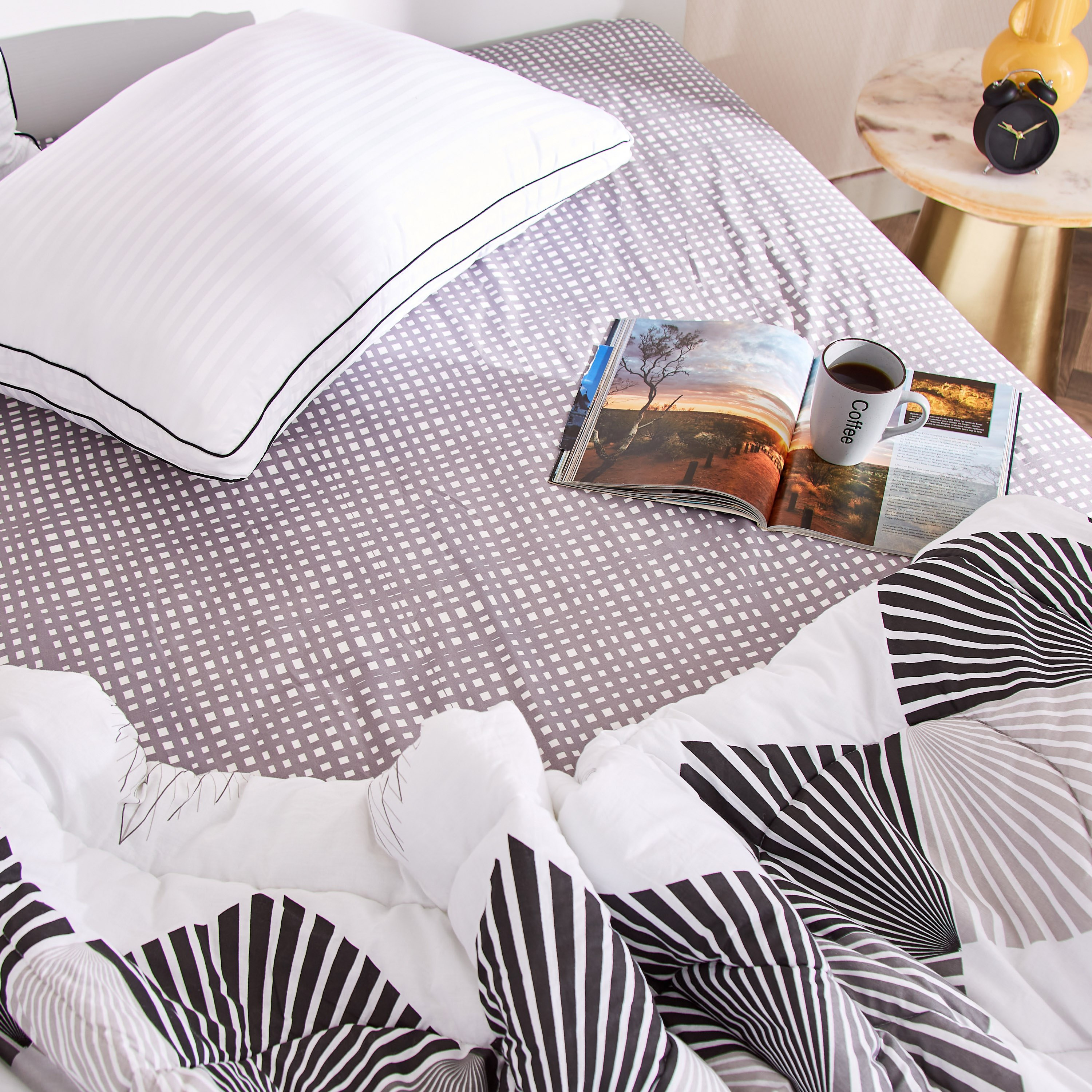شرشف سرير كينج من الألياف الدقيقة بطبعات من أتلانتا جيو فركتلز - 180×200+25 سم-hbxhomeware-hbxbedroom-image-7