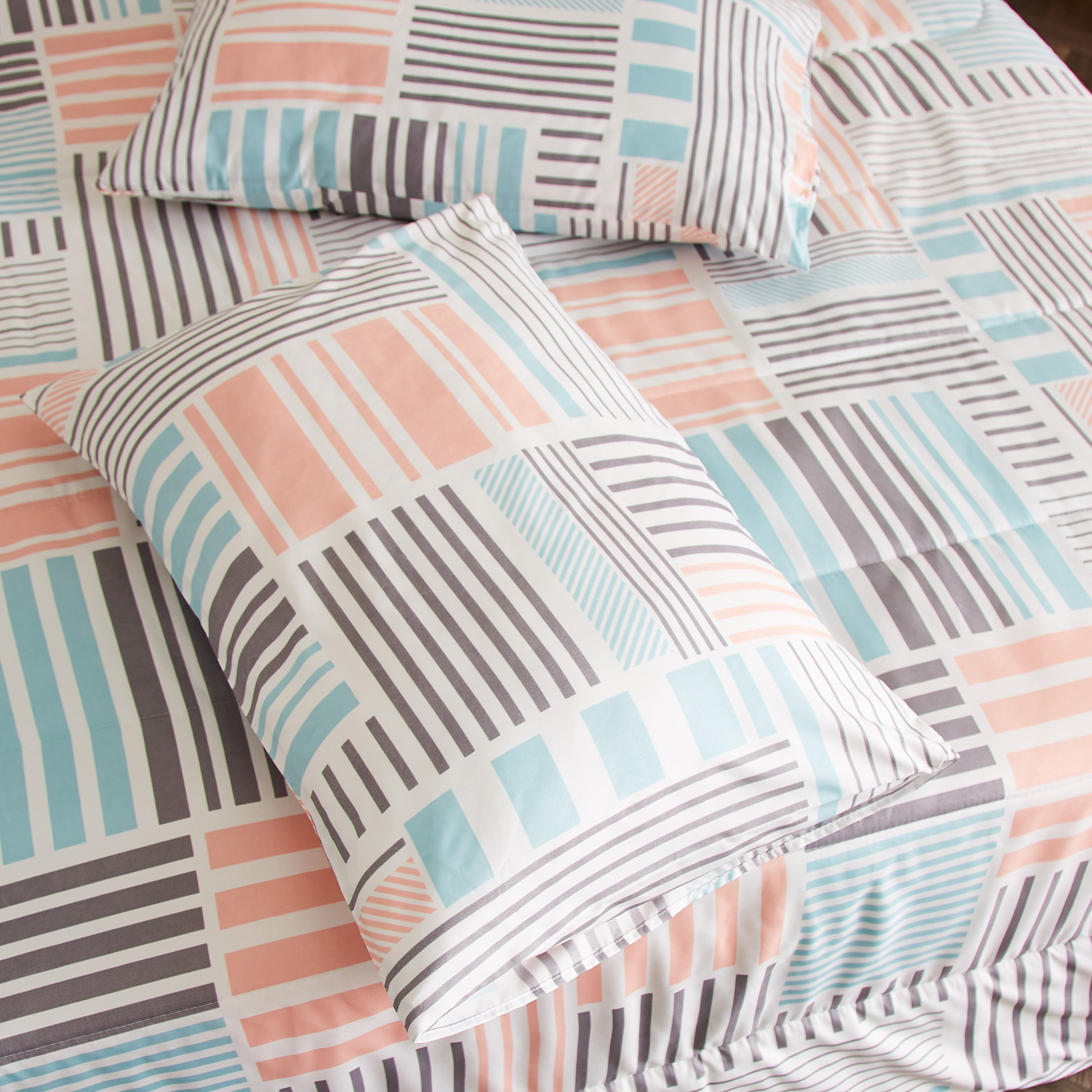 طقم شرشف مسطح كينج ألياف دقيقة بطبعات 3 قطع من أتلانتا جيو فركتلس - 240x250سم-hbxhomeware-hbxbedroom-image-5