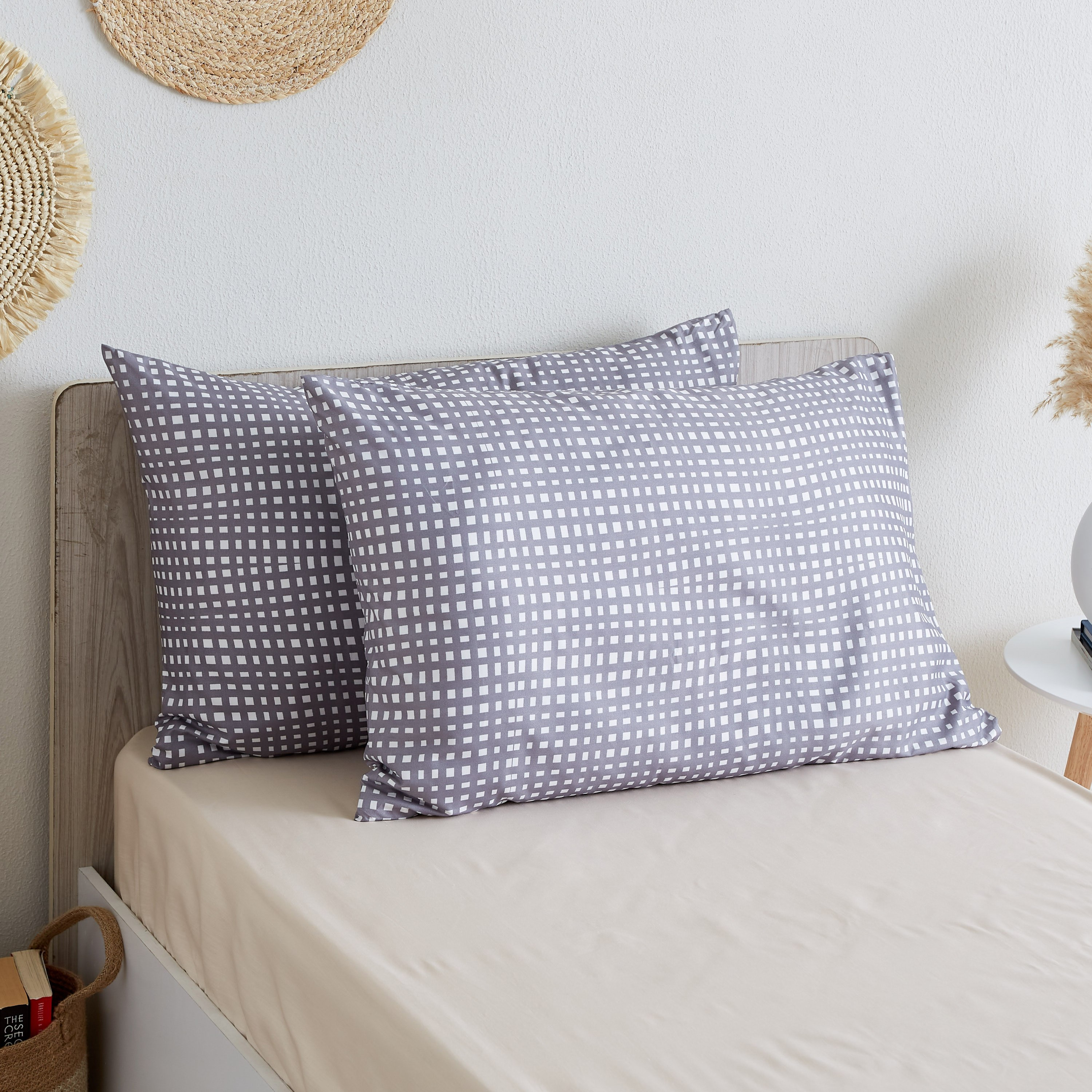 طقم غطاء وسادة ألياف دقيقة قطعتين بطبعات من أتلانتا - 50x75 سم-hbxhomeware-hbxbedroom-image-1