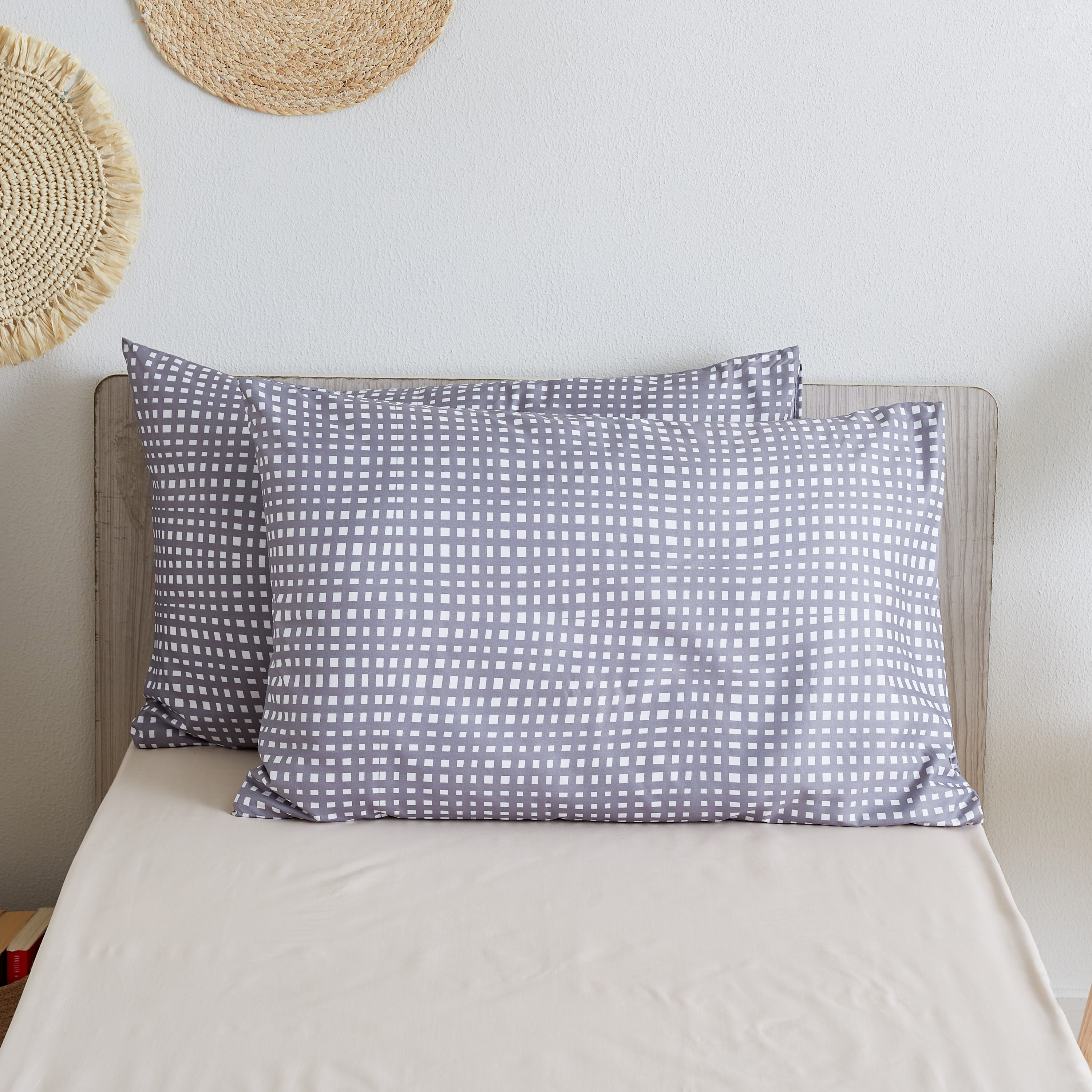 طقم غطاء وسادة ألياف دقيقة قطعتين بطبعات من أتلانتا - 50x75 سم-hbxhomeware-hbxbedroom-image-2