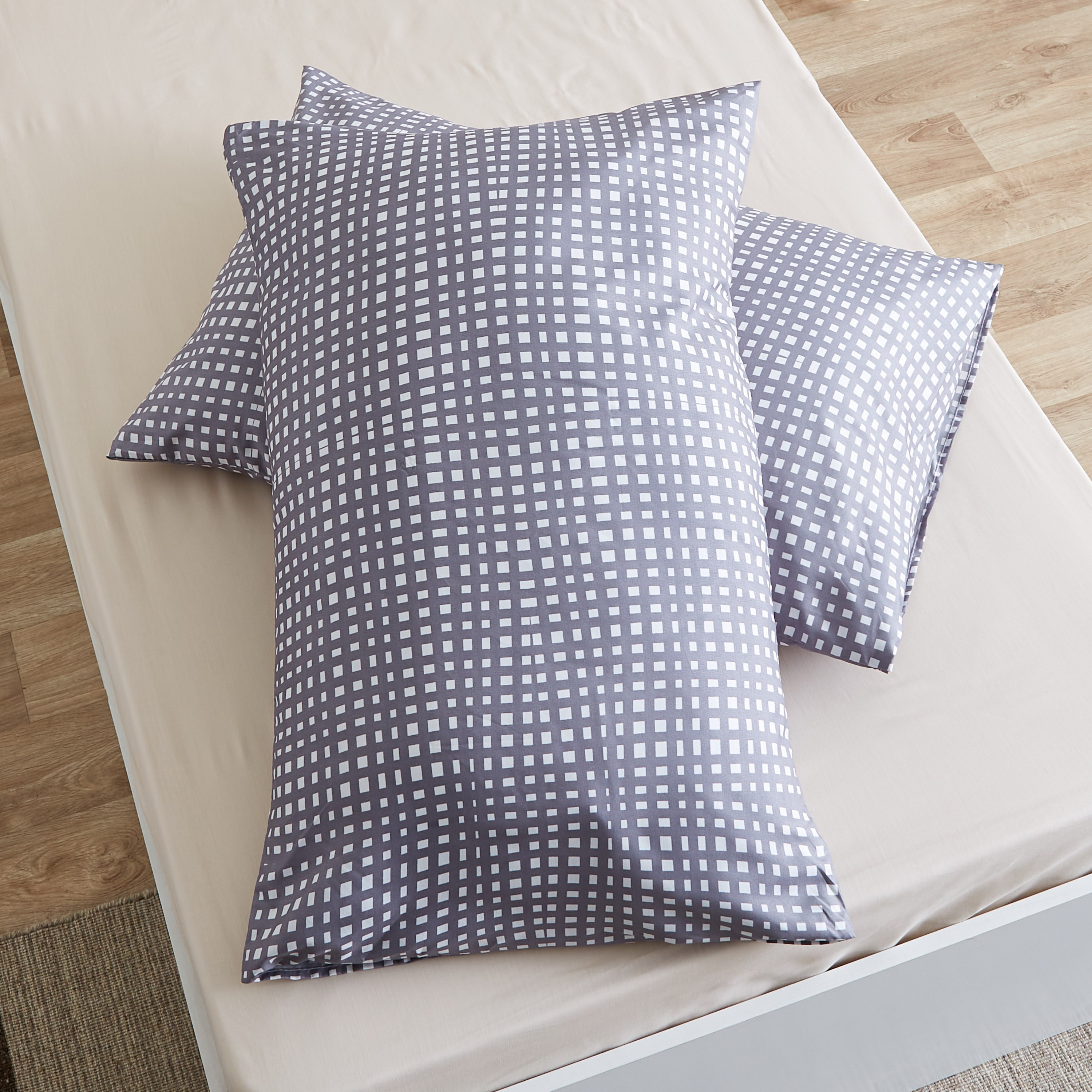 طقم غطاء وسادة ألياف دقيقة قطعتين بطبعات من أتلانتا - 50x75 سم-hbxhomeware-hbxbedroom-image-3
