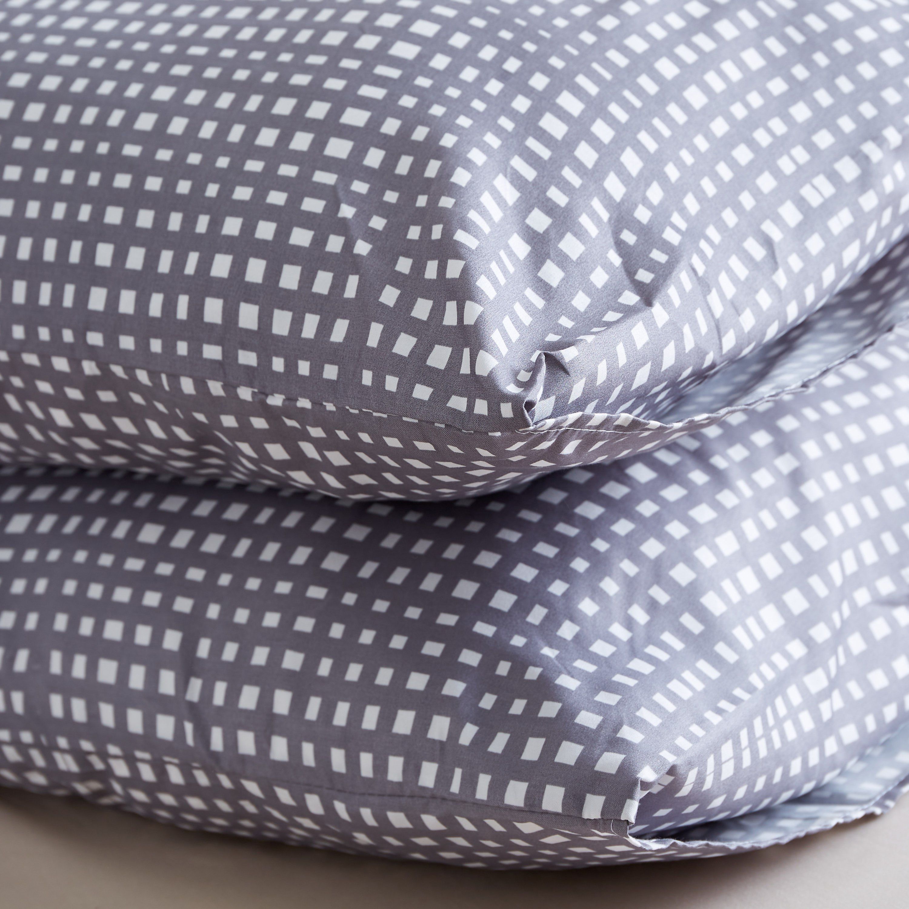 طقم غطاء وسادة ألياف دقيقة قطعتين بطبعات من أتلانتا - 50x75 سم-hbxhomeware-hbxbedroom-image-4