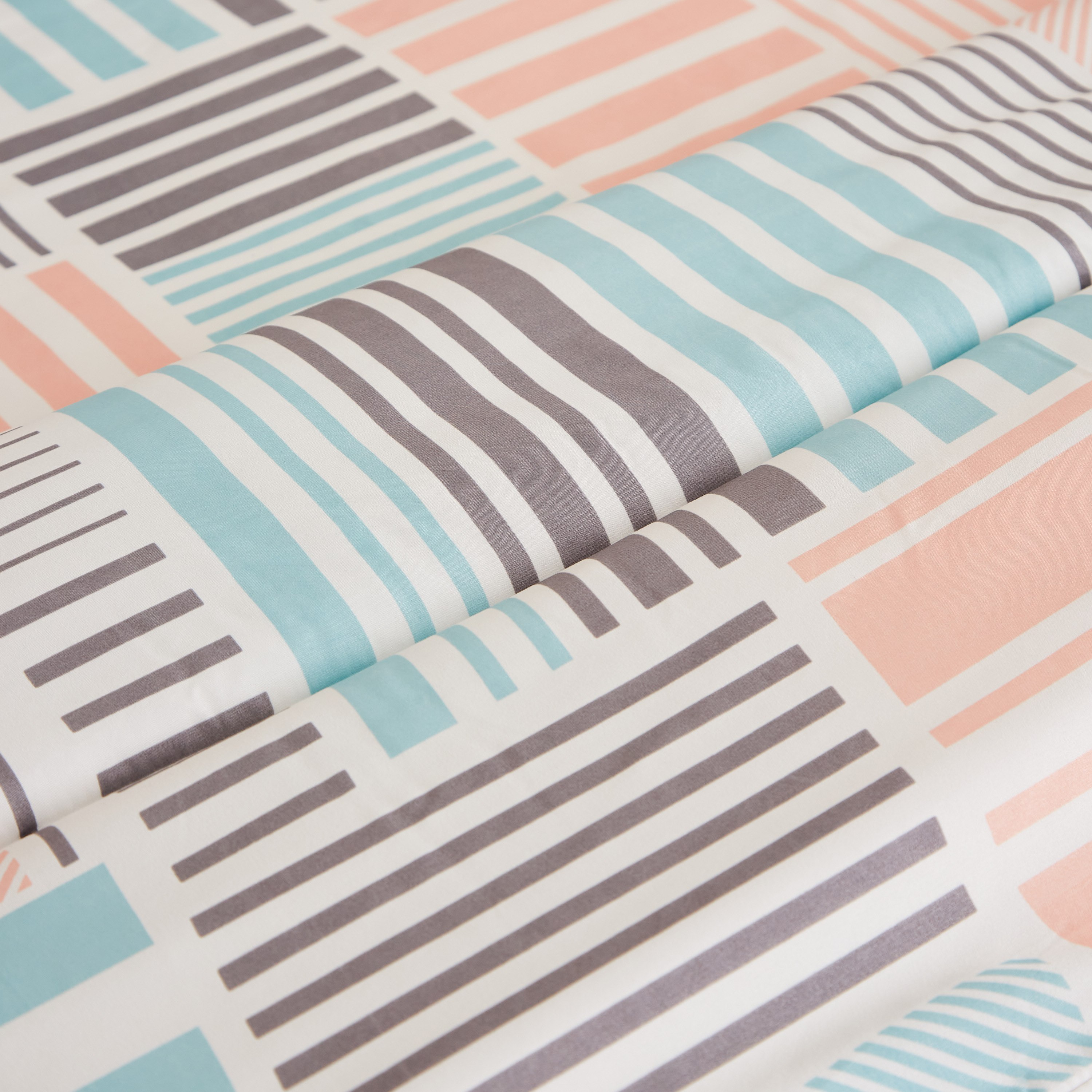 طقم لحاف كينج مايكروفايبر 3 قطع من أتلانتا جيو فركتلس - 220x240 سم-hbxhomeware-hbxdecorandfurnishings-image-4