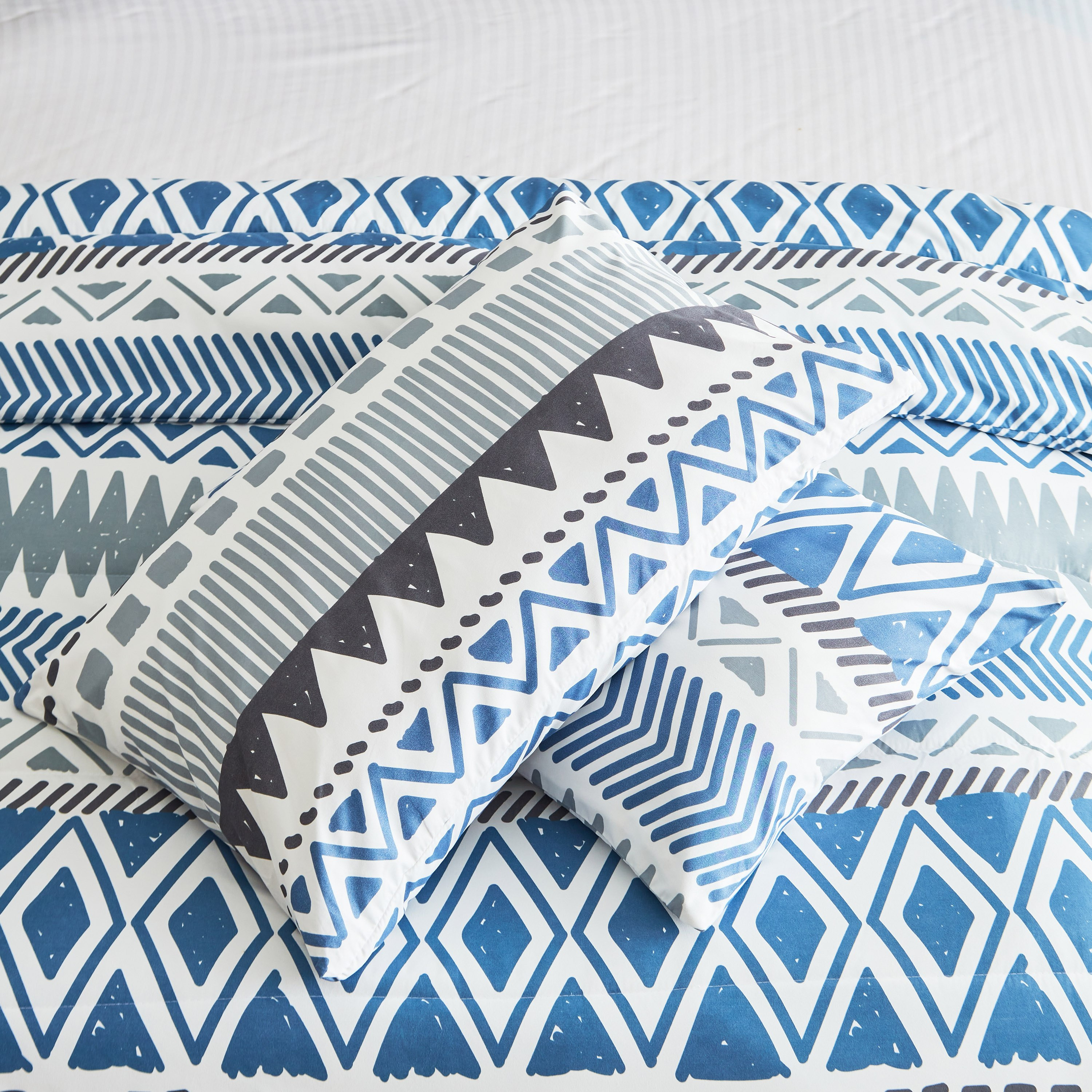 Ontario Arena 3-Piece Printed Microfiber King Comforter Set - 220x240 cm-hbxhomeware-hbxdecorandfurnishings-image-6
