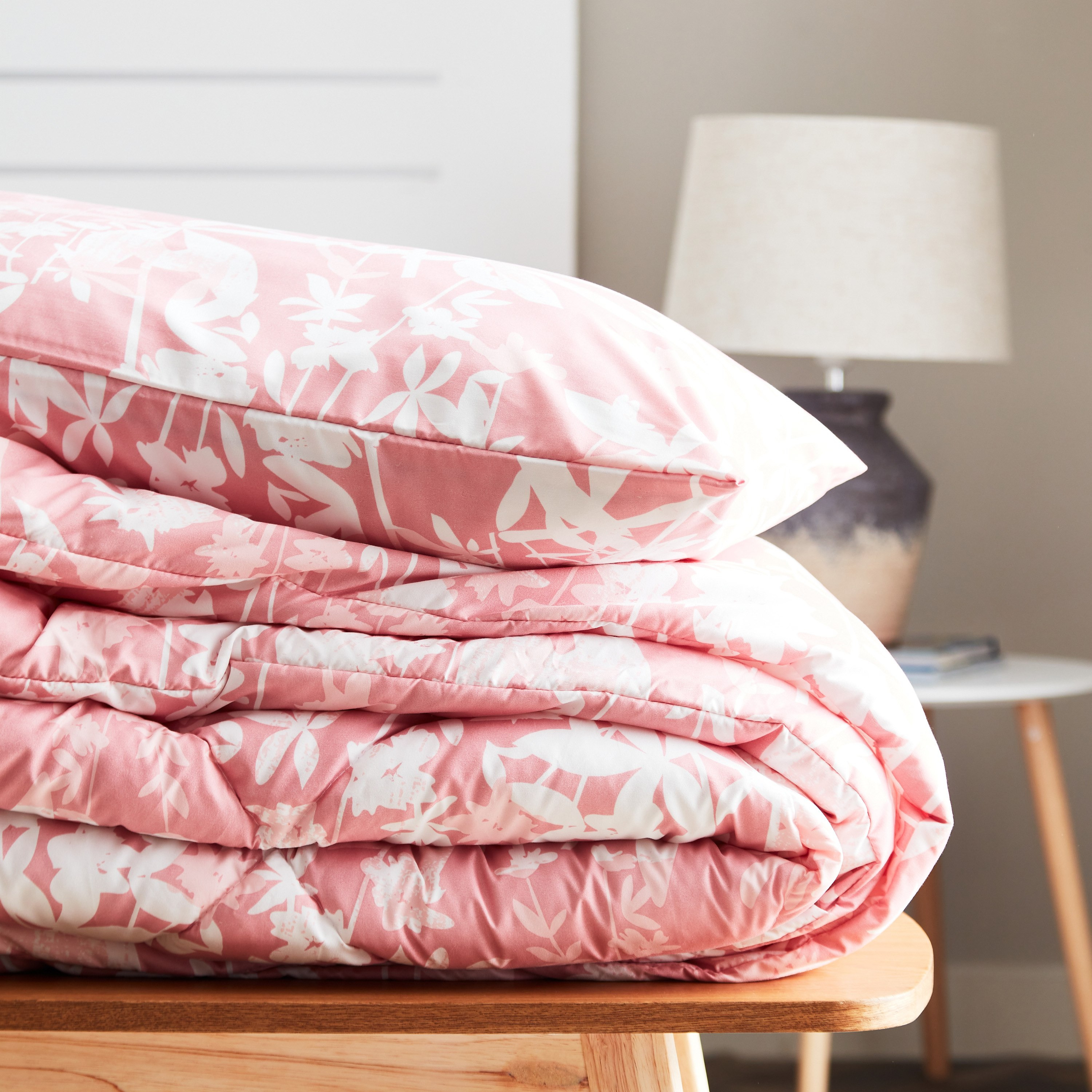 طقم لحاف ألياف دقيقة مزدوج بطبعات قطعتين من أونتاريو هيلينا  - 160x220 سم-hbxhomeware-hbxdecorandfurnishings-image-6