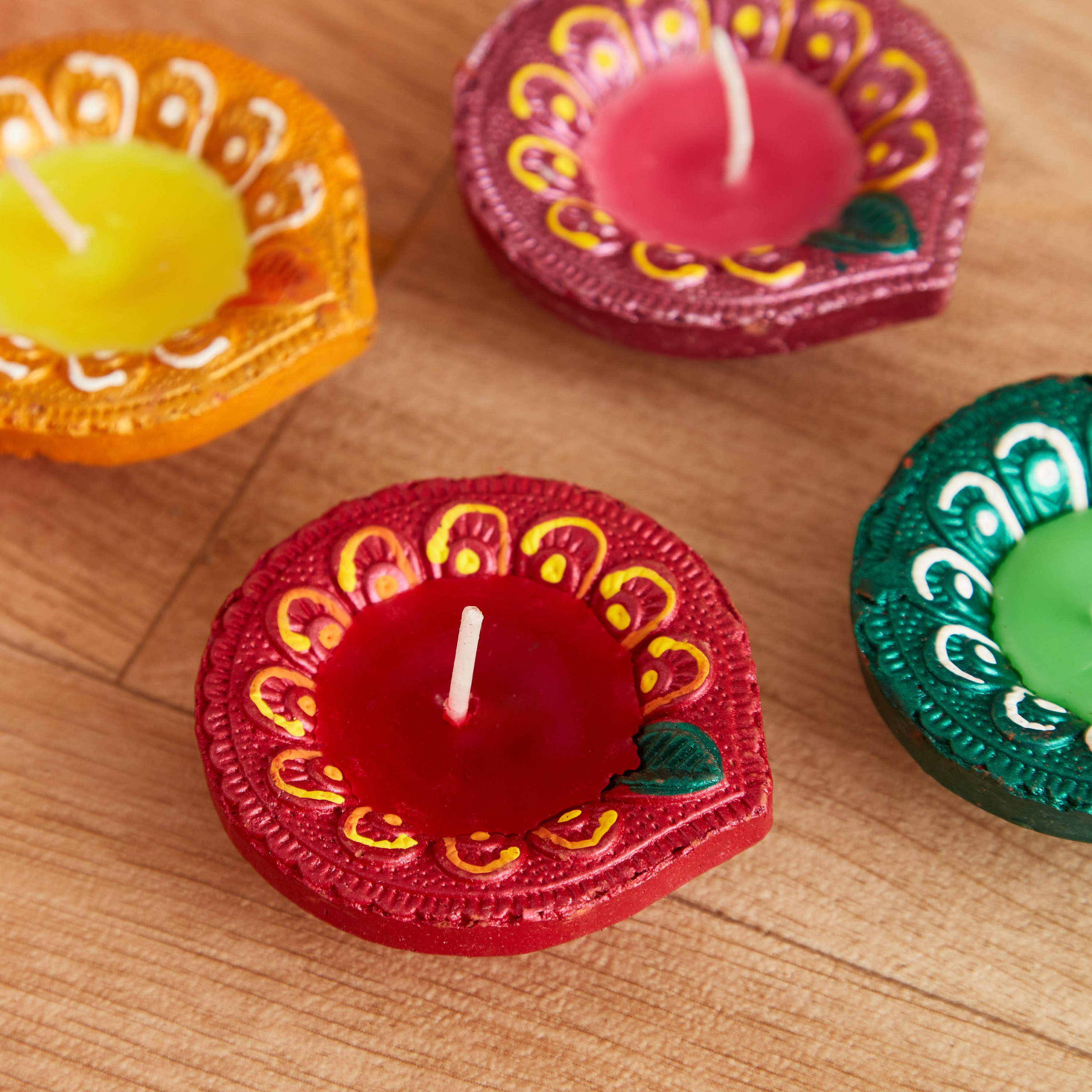 طقم ضيا ملوّن مع شمع 4 قطع من لومينوس - 6x6x2.5 سم-hbxlivingroom-decorandaccessories-candleholders-image-4