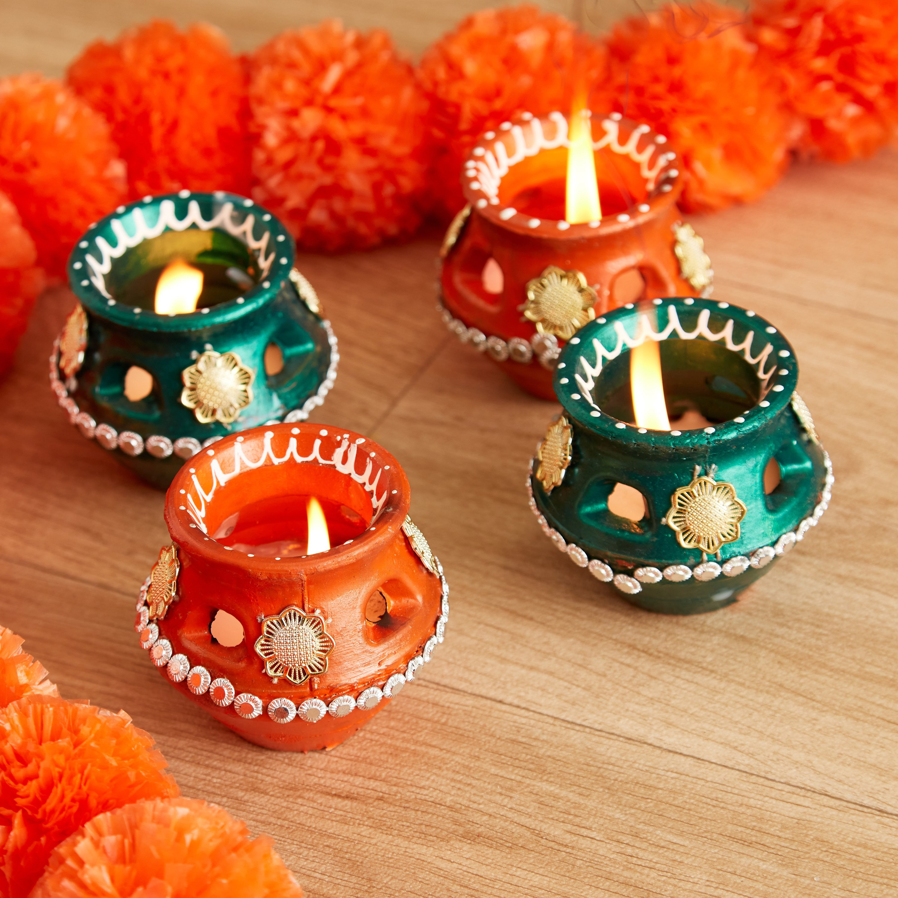 طقم ضيا 4 قطع مع شمع من لومينوس- 7x7x6 سم-hbxlivingroom-decorandaccessories-candleholders-image-1