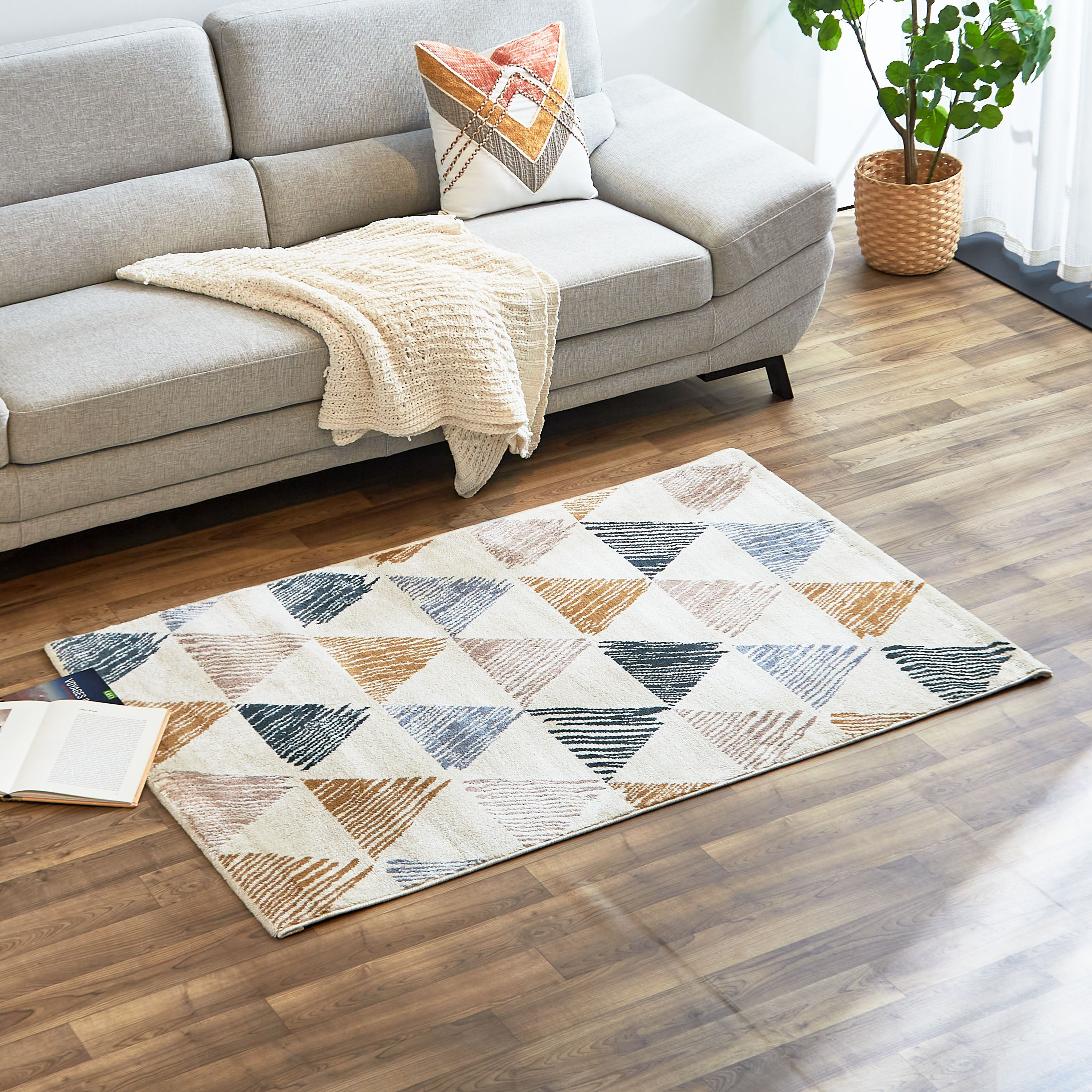 Estella Vivid Stain Resistant Rug - 110x160 cm-hbxdecorandfurnishings-floorcoverings-rugs-image-1