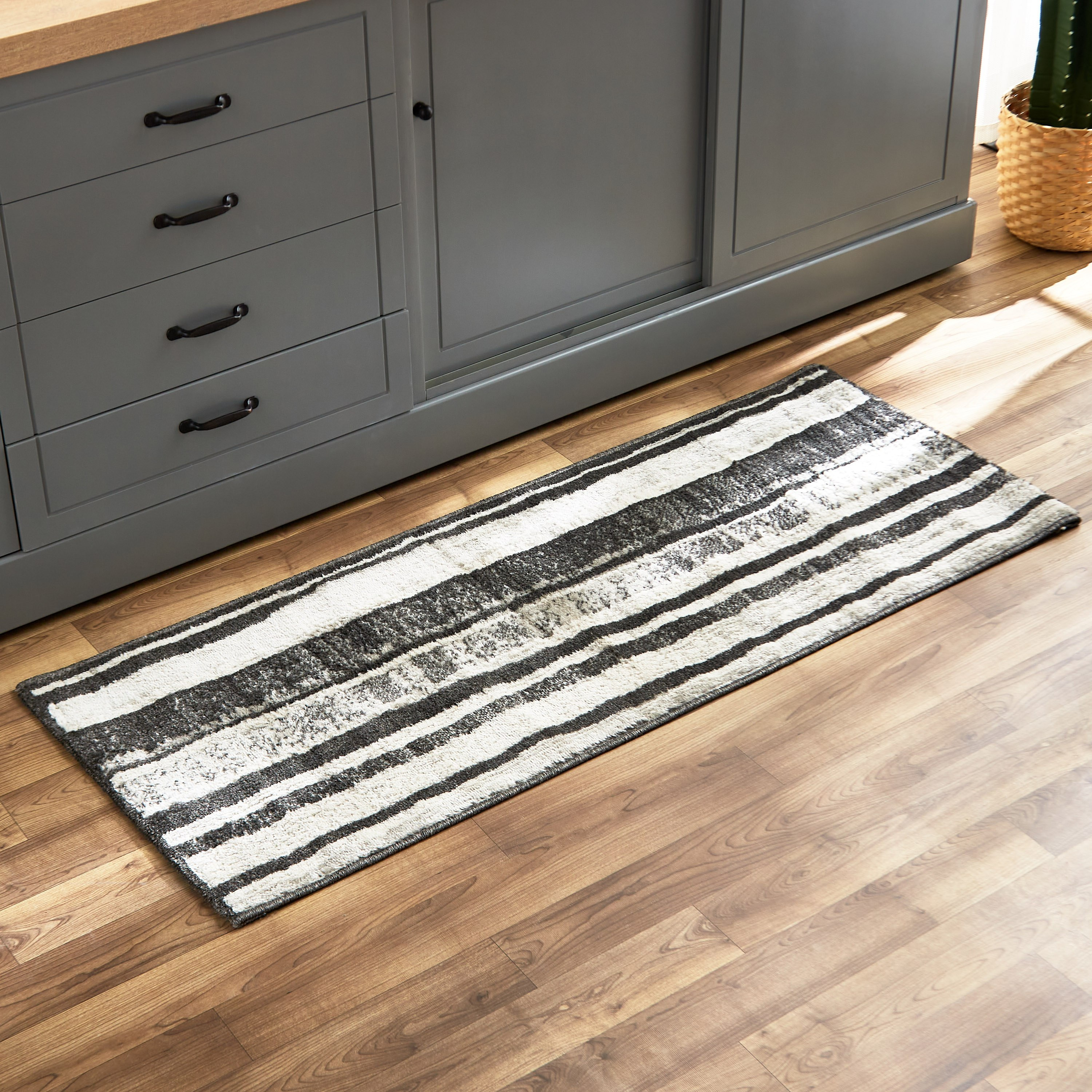 سجادة بولي بروبيلين مقاومة للبقع من إستيلا - 60x150 سم-hbxdecorandfurnishings-floorcoverings-rugs-image-1