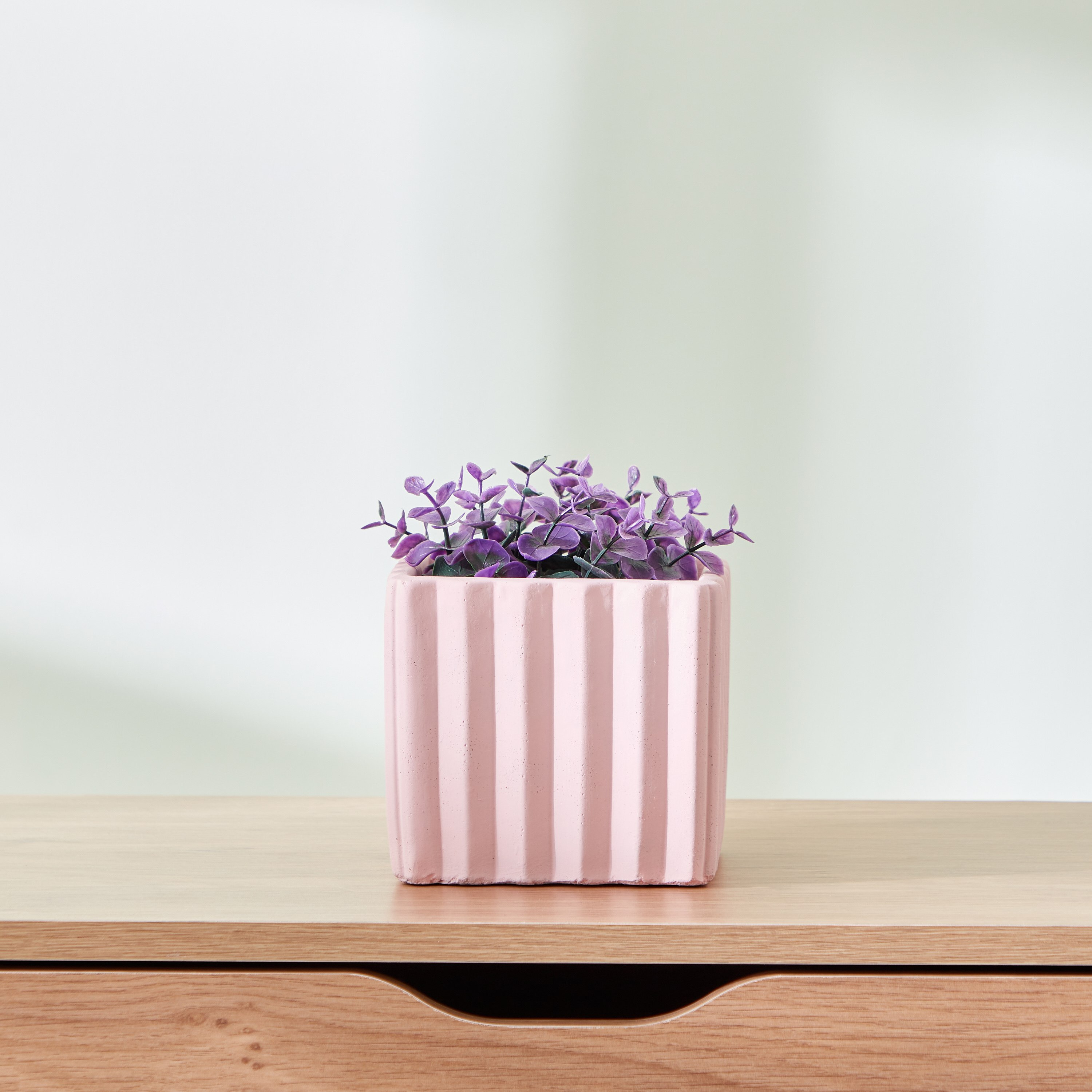 إناء زرع سيراميك مضلّع من سيارا - 13.5x13.5x12 سم-hbxhomeware-hbxdecorandfurnishings-image-1