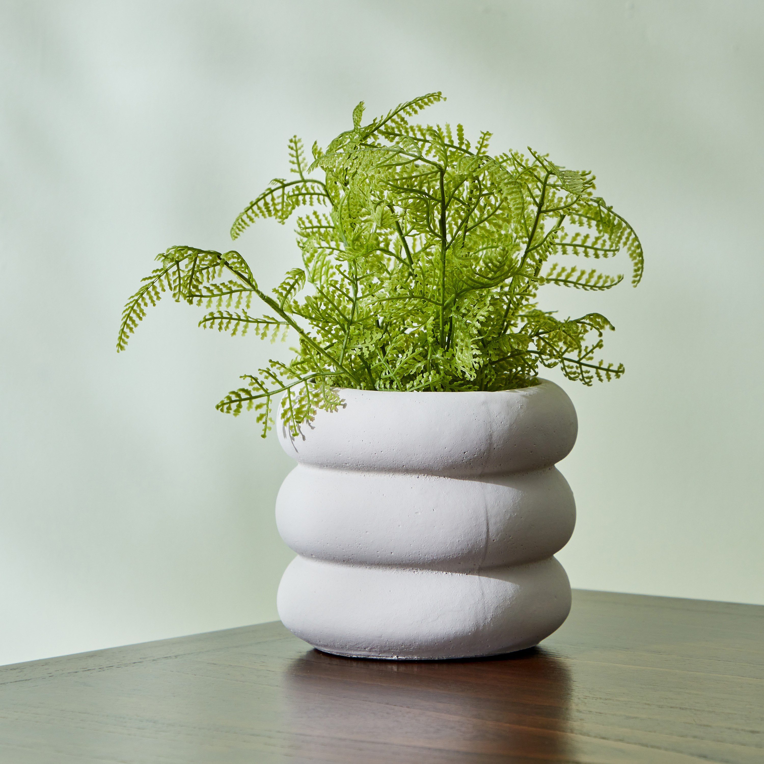 إناء زرع سيراميك مضلّع من سيارا - 14.5x14.5x12.5 سم-hbxhomeware-hbxdecorandfurnishings-image-1