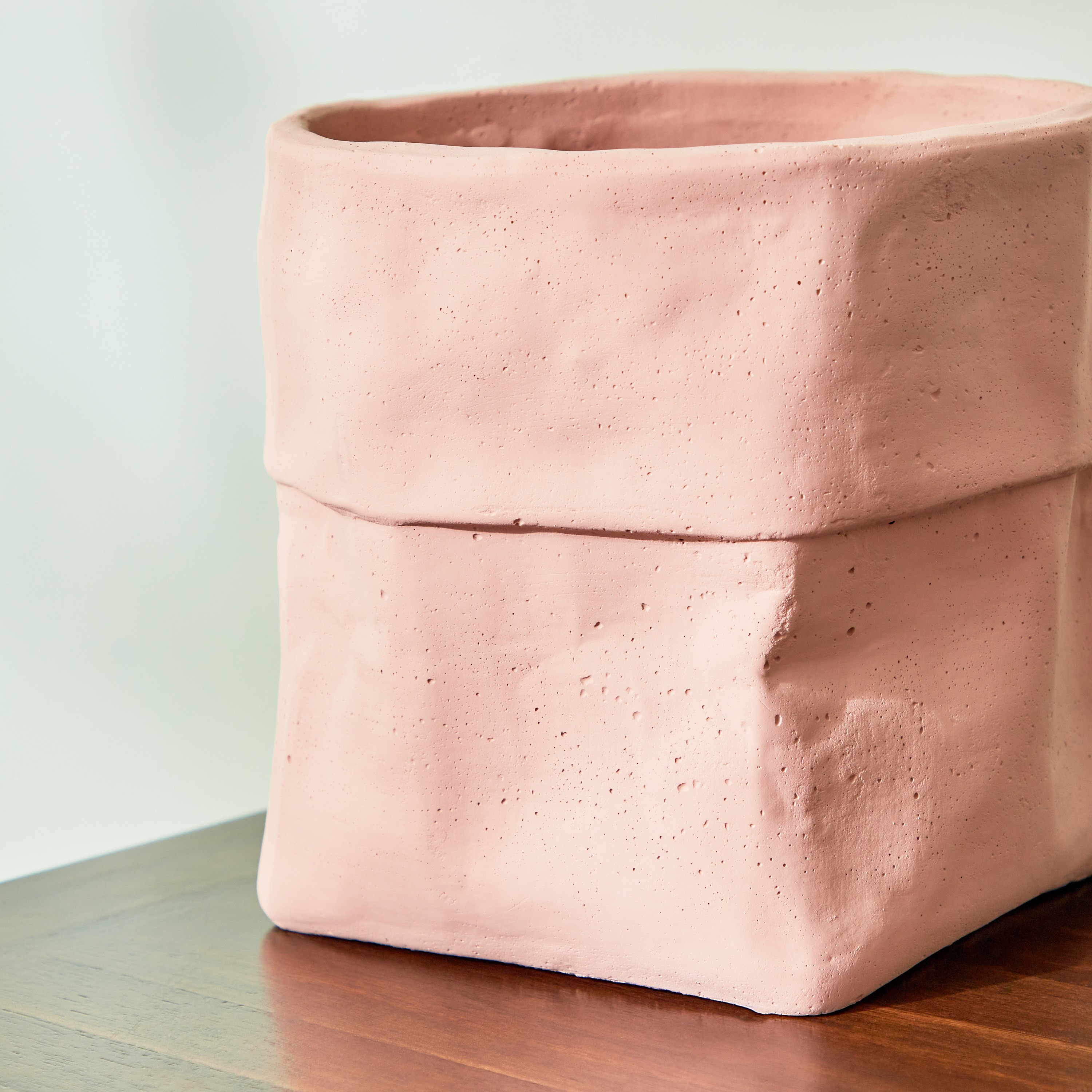 وعاء نبات بتصميم كيس من سيارا - 19x19x18 × 15.5 × 15.5 سم-hbxhomeware-hbxdecorandfurnishings-image-3