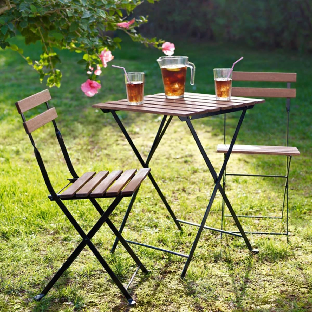 Foldaway garden table and shop chairs