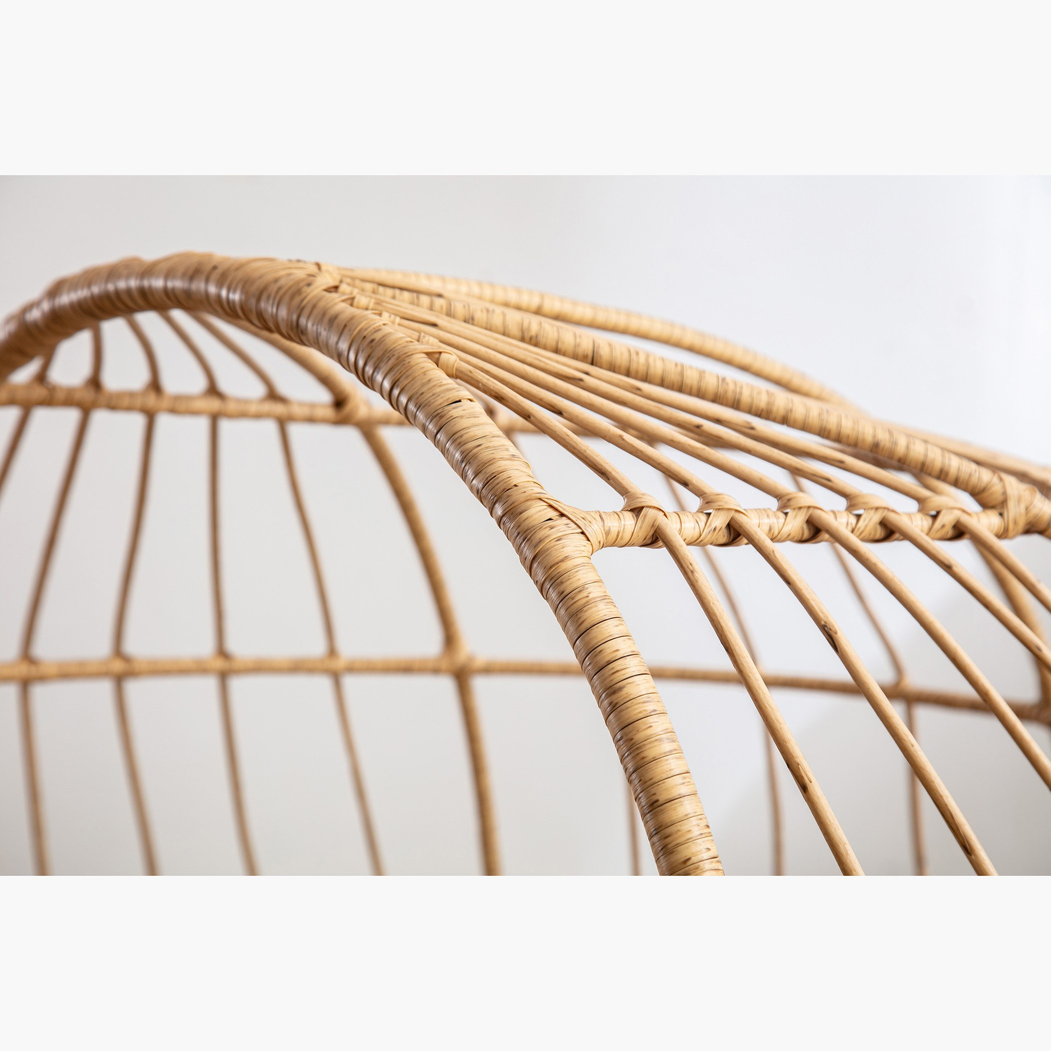 كرسي خوص صُلب مع وسادة من كاتينا-hbxfurniture-outdoor-swingsandchairs-image-3