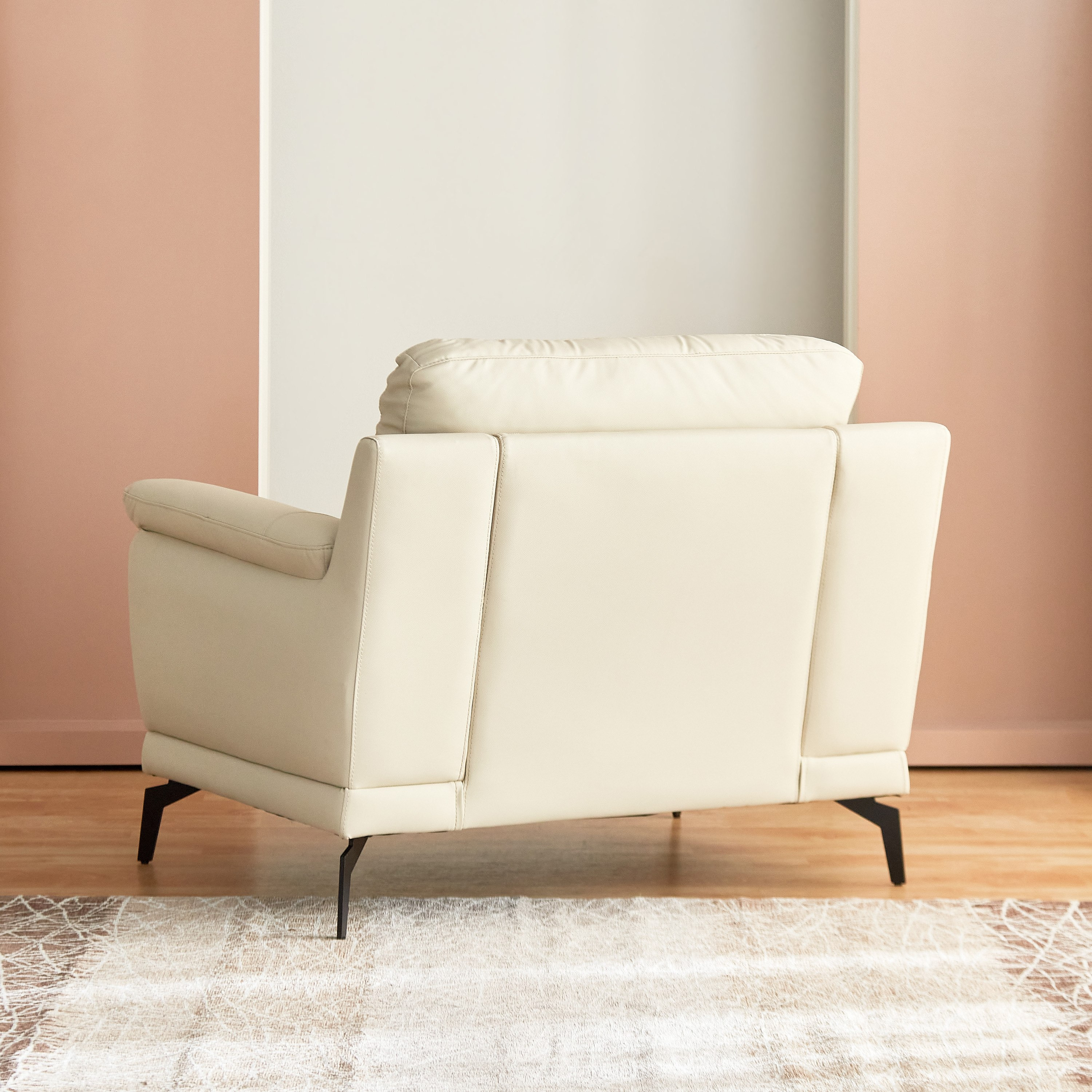 كنبة نصف جلد مقعد واحد من دارسي-hbxlivingroom-sofasandarmchairs-sofas-image-3