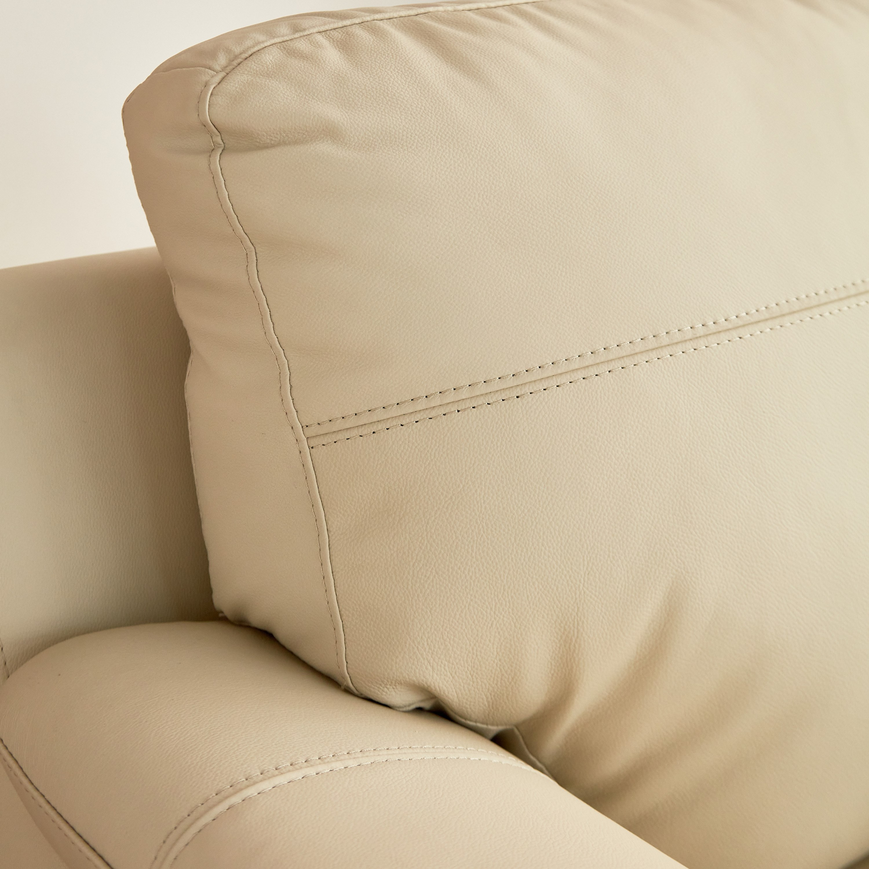 كنبة نصف جلد مقعد واحد من دارسي-hbxlivingroom-sofasandarmchairs-sofas-image-6