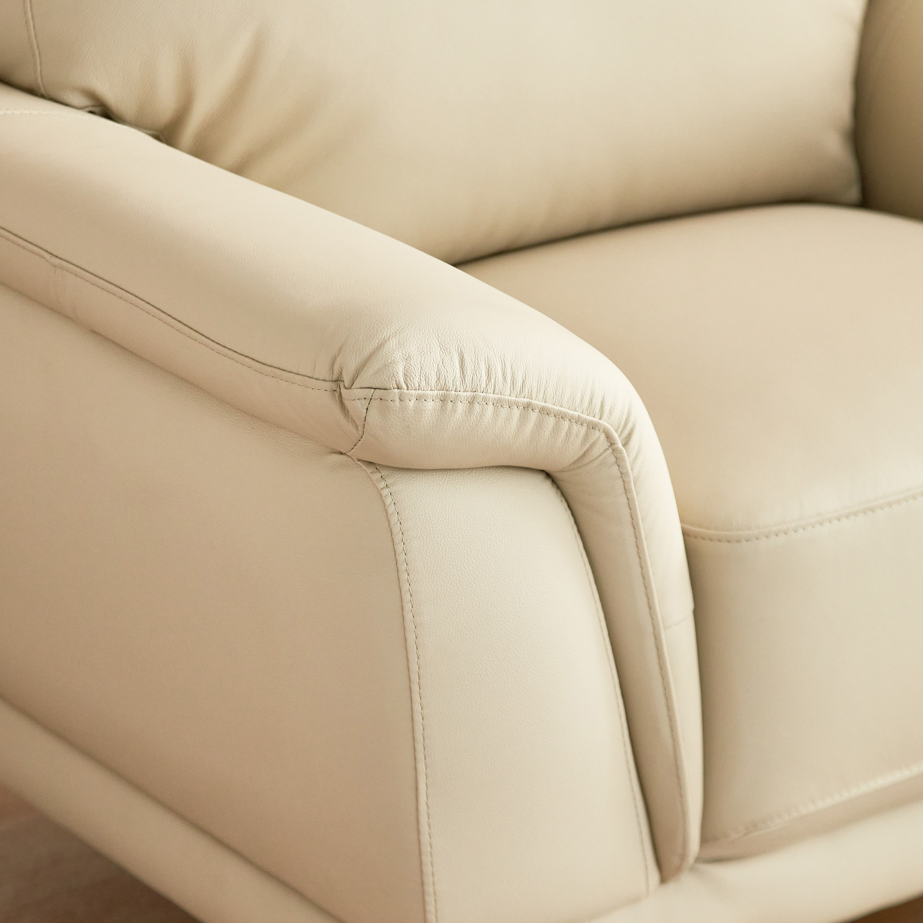 كنبة نصف جلد مقعد واحد من دارسي-hbxlivingroom-sofasandarmchairs-sofas-image-7