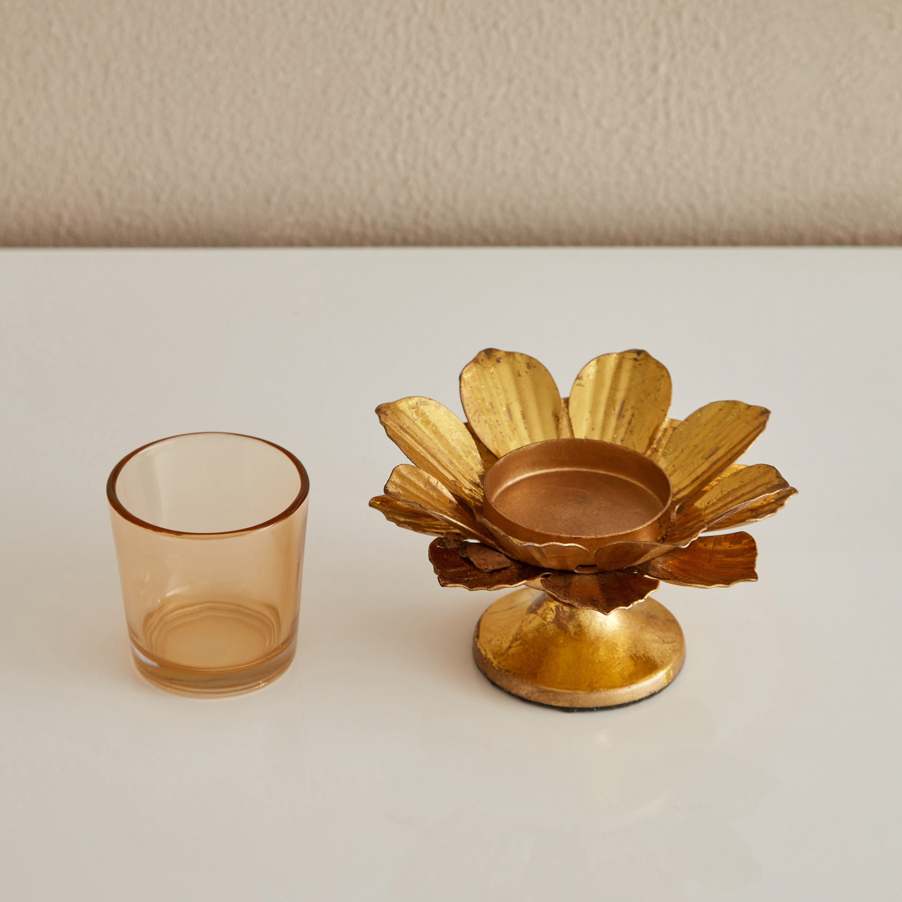 حامل شموع صغيرة معدني بتصميم لوتس من لومينوس- 12x12x11 سم-hbxlivingroom-decorandaccessories-candleholders-image-3