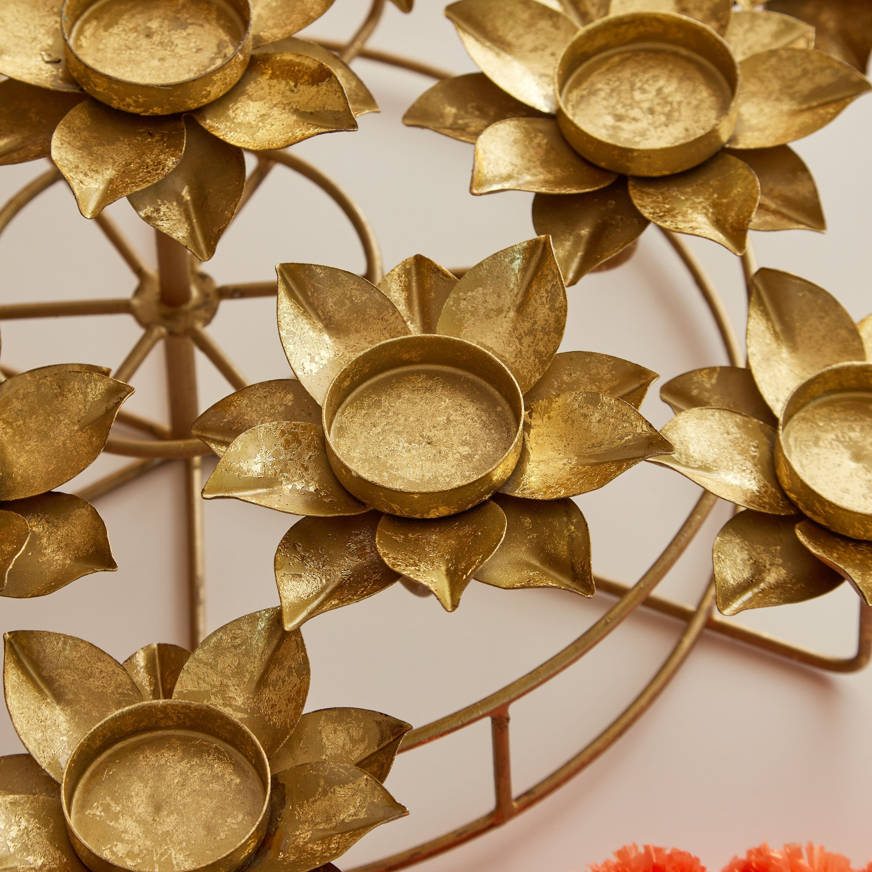 حامل شموع صغيرة معدن متعدد الطوابق بتصميم زهرة اللوتس من كومود - 55x55x21 سم-hbxlivingroom-decorandaccessories-candleholders-image-4