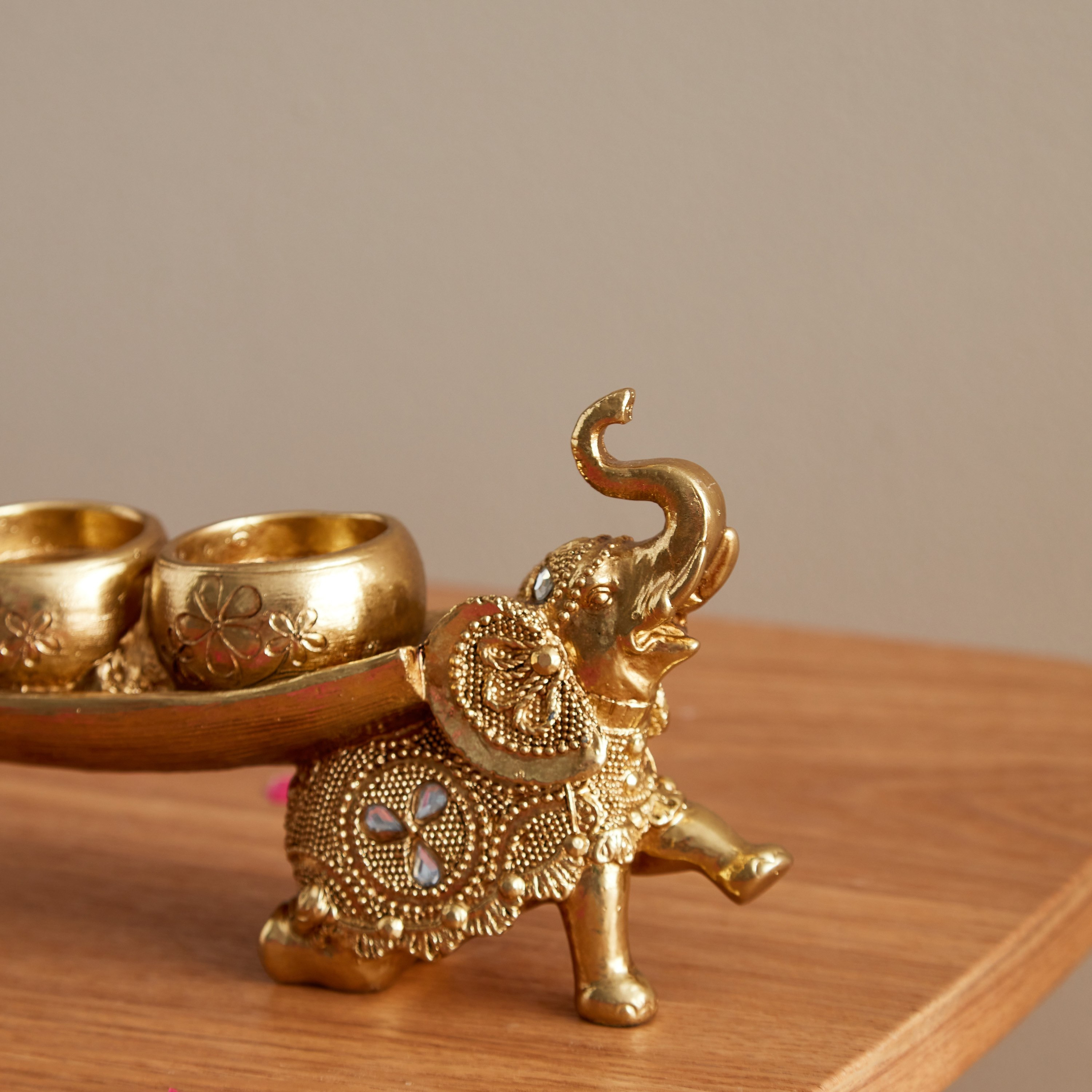صينية بتصميم فيل مع حاملات شموع صغيرة من ديفاين - 16.5x8x16 سم-hbxlivingroom-decorandaccessories-candleholders-image-3