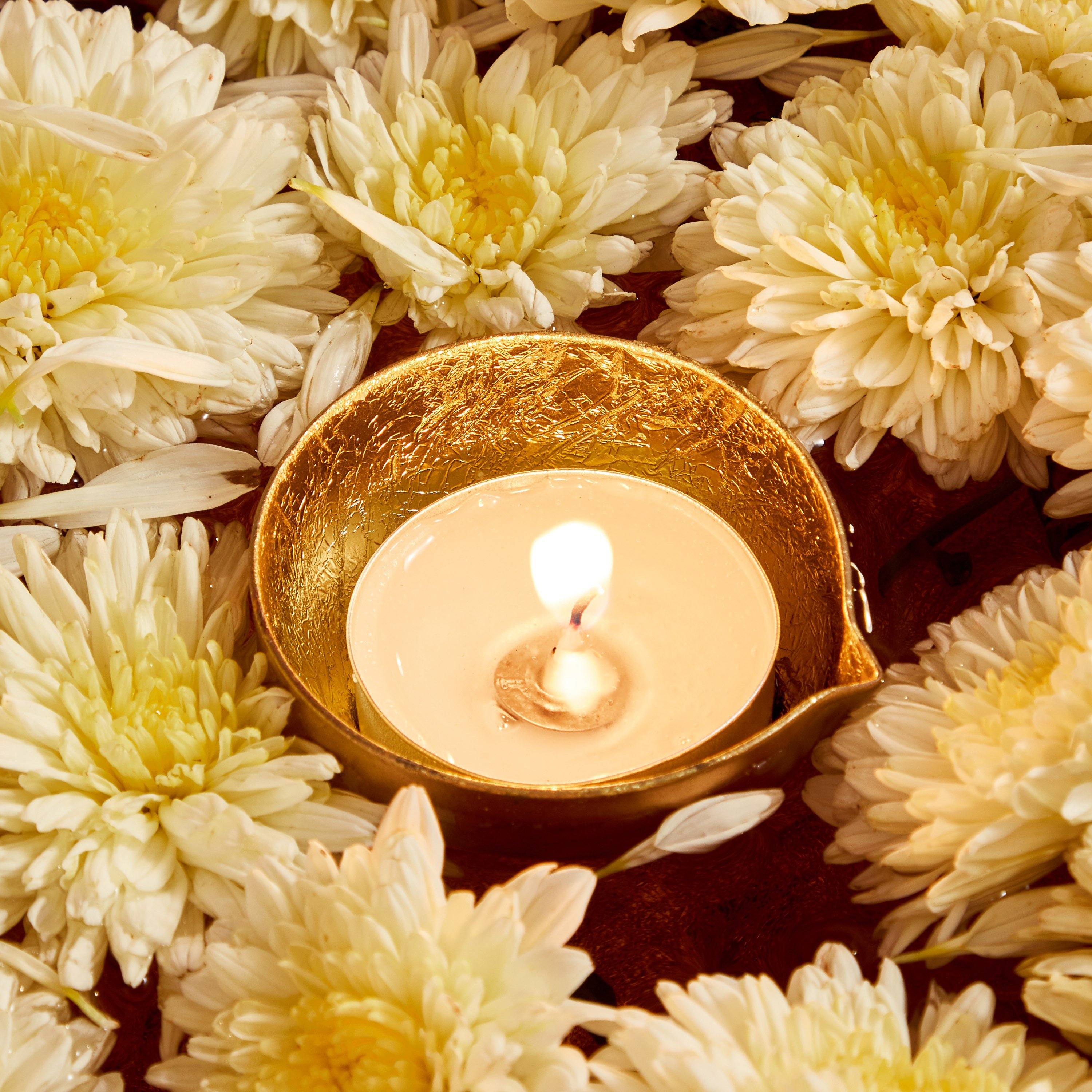Zoha 1-Tip Metal Foil Diya -  5.5x5.5x3 cm-hbxlivingroom-decorandaccessories-candleholders-image-1