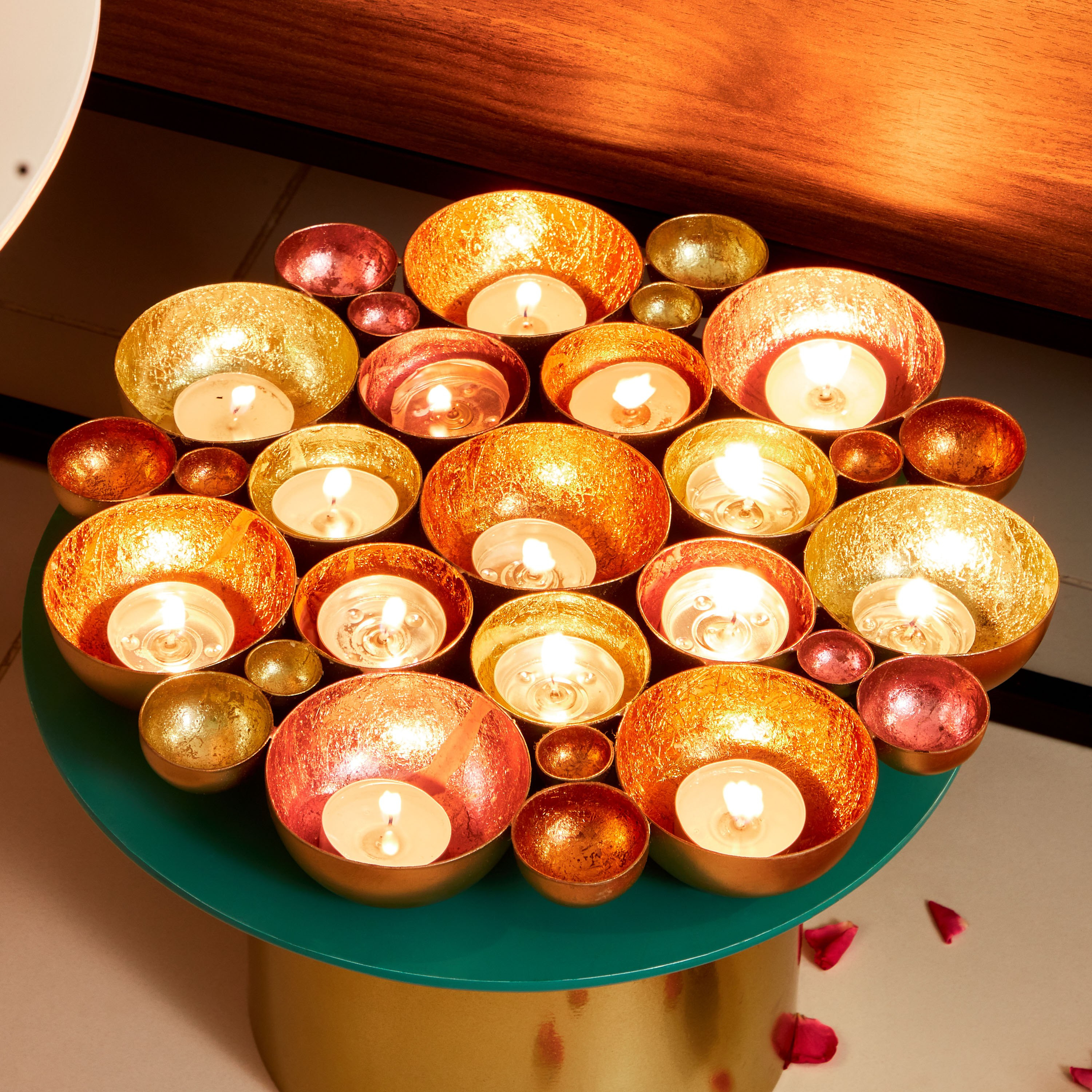 حامل شموع معدن بشكل وردة من زوها - 30x30x4 سم-hbxlivingroom-decorandaccessories-candleholders-image-1