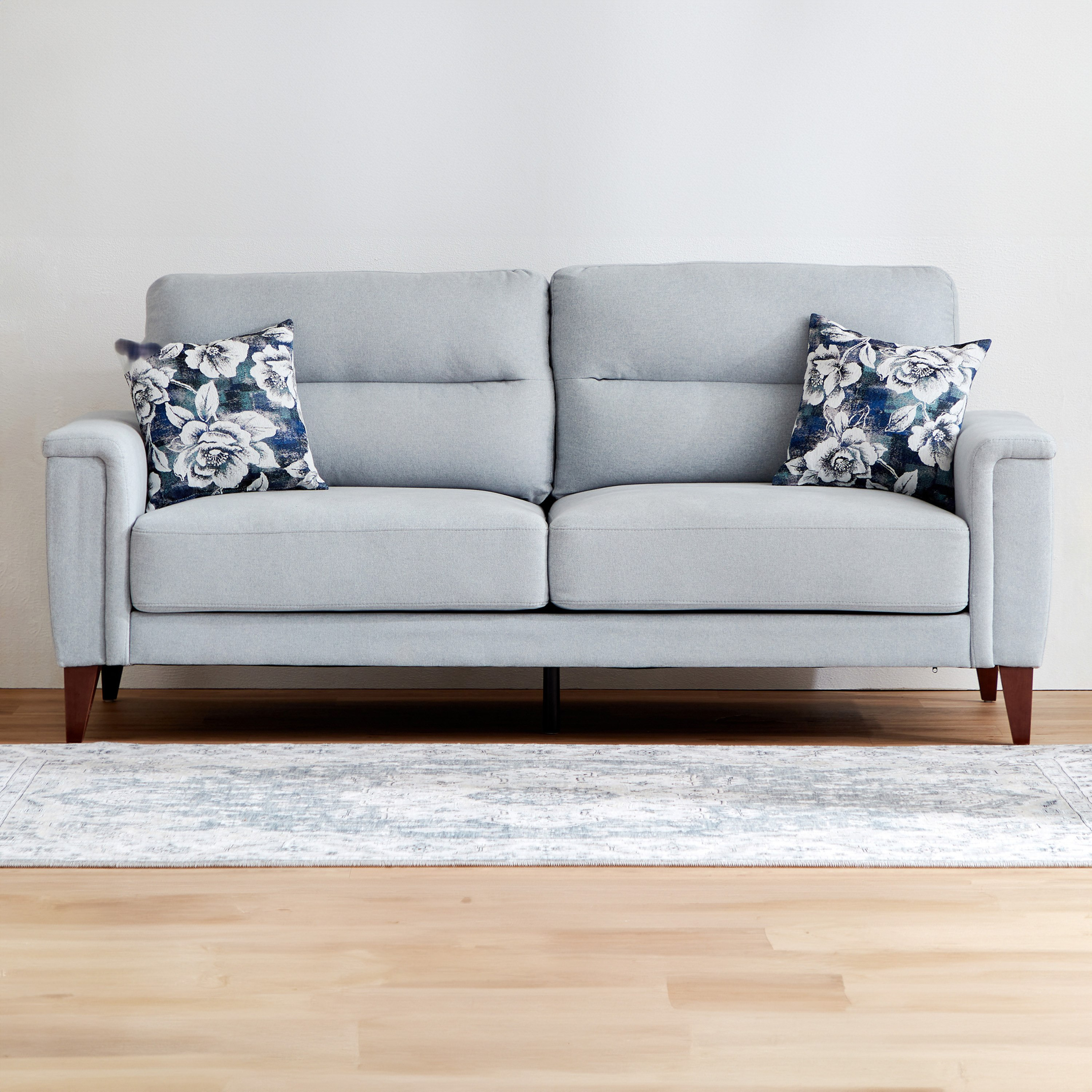 كنبة 3 مقاعد مع وسادتين من ليما-hbxlivingroom-sofasandarmchairs-sofas-image-1