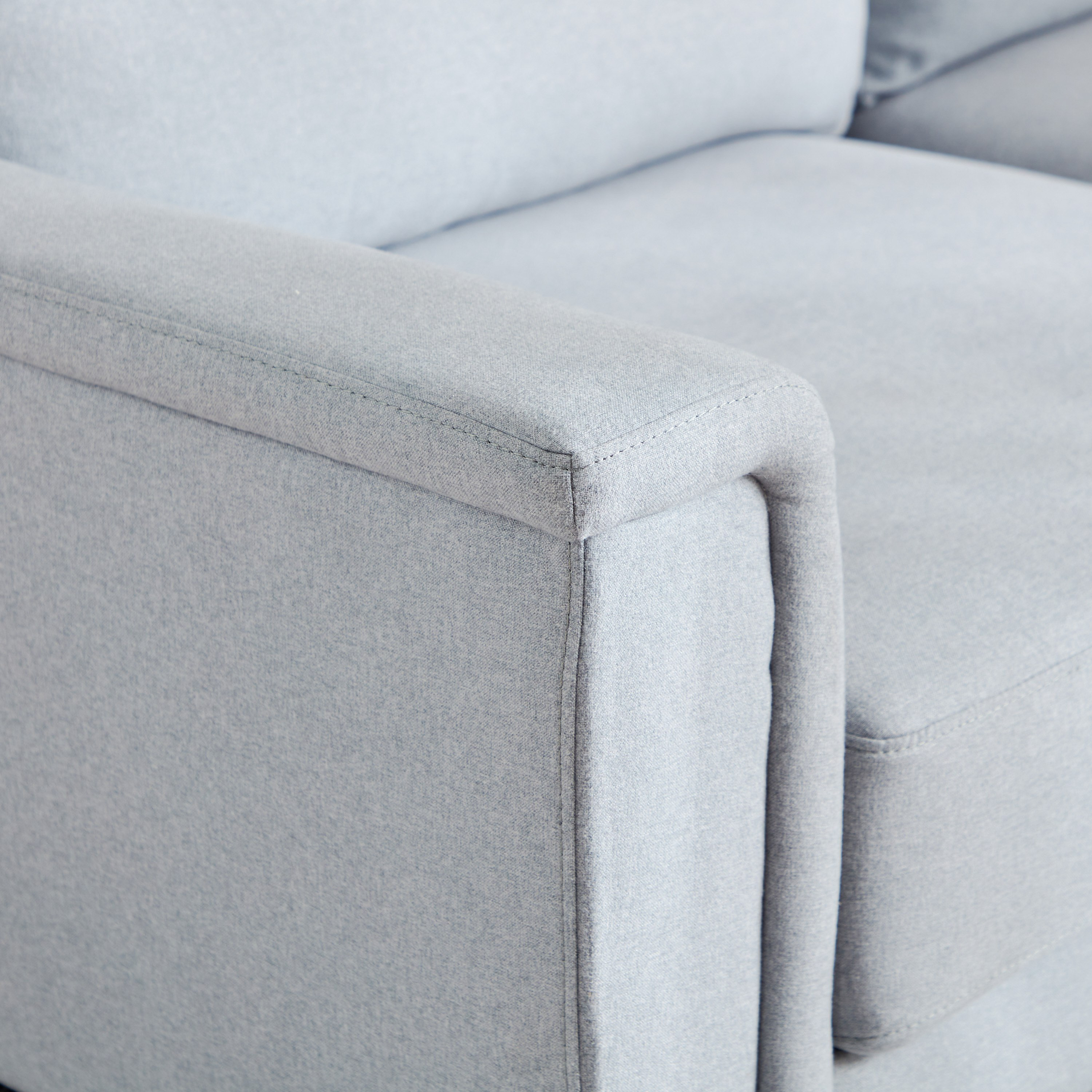 كنبة 3 مقاعد مع وسادتين من ليما-hbxlivingroom-sofasandarmchairs-sofas-image-4