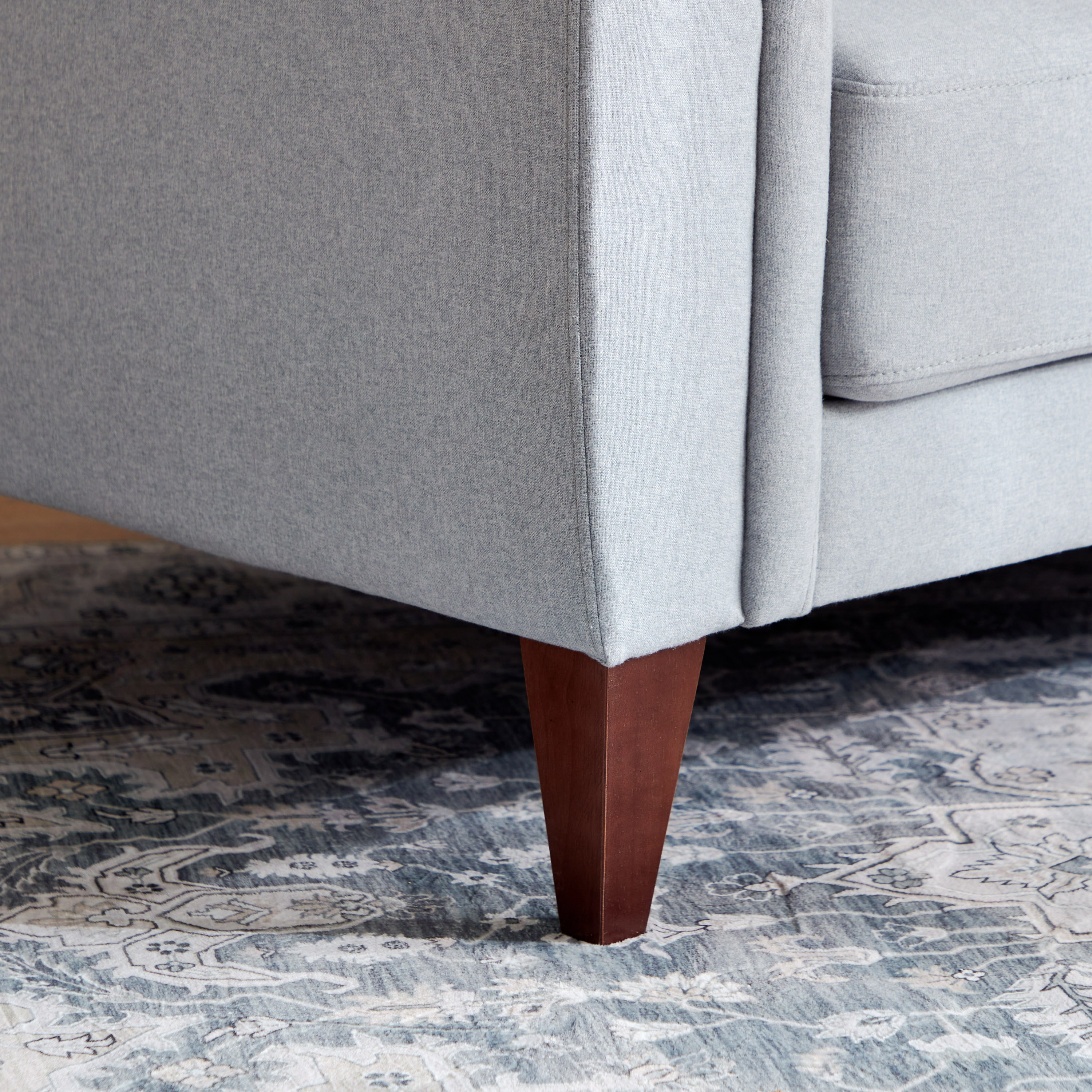 كنبة 3 مقاعد مع وسادتين من ليما-hbxlivingroom-sofasandarmchairs-sofas-image-6