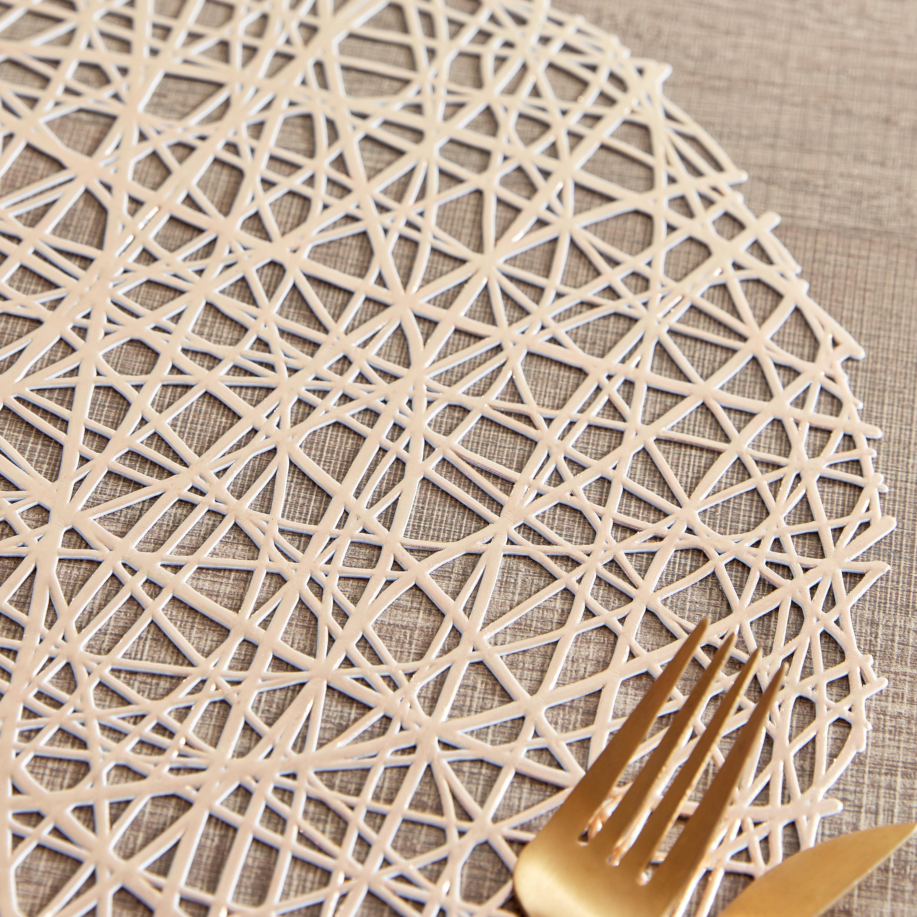 لبادة صحون مستديرة بتصميم مفرغ من هاميش - 38 سم-hbxdecorandfurnishings-homefurnishings-tablelinens-image-2