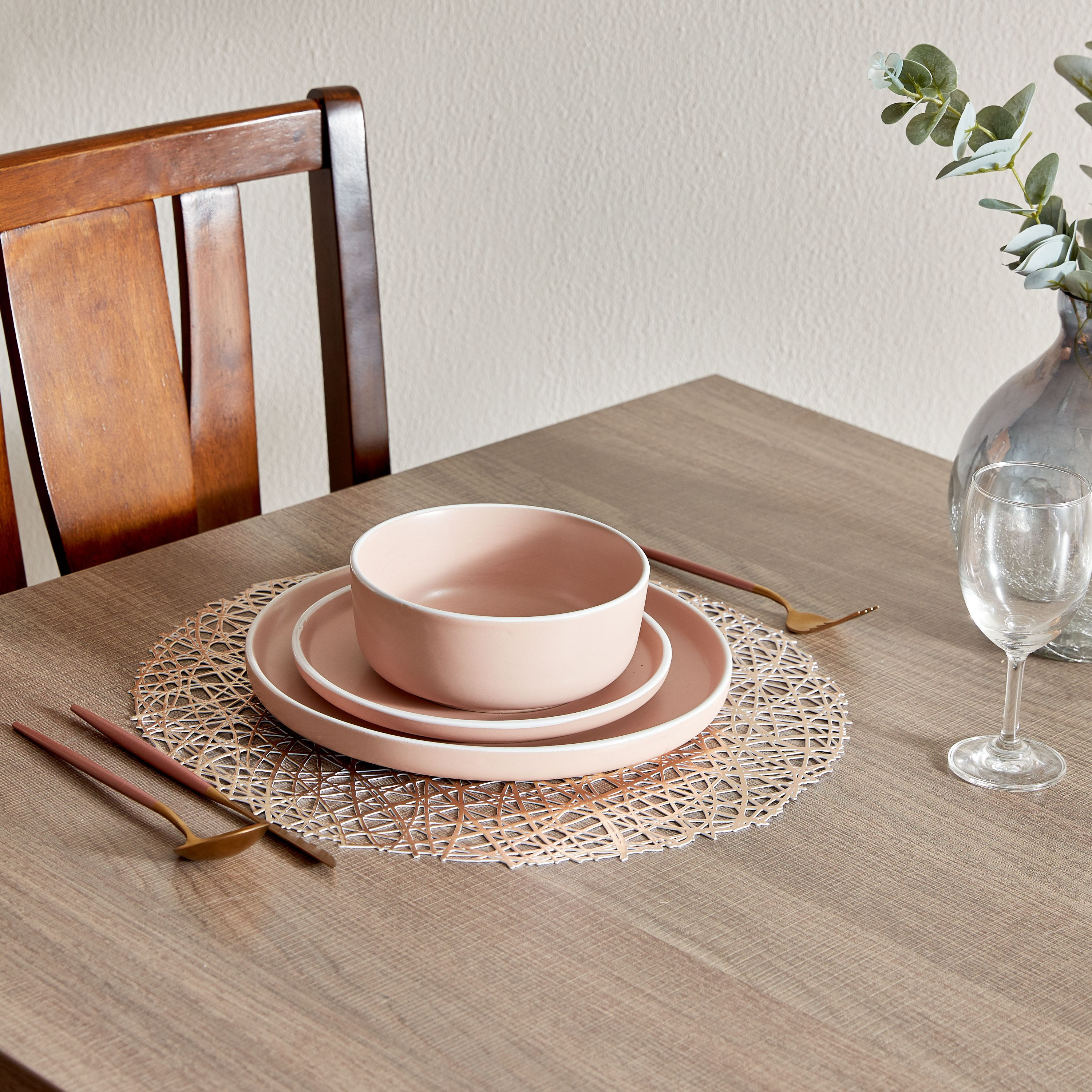 لبادة صحون مستديرة بتصميم مفرغ من هاميش - 38 سم-hbxdecorandfurnishings-homefurnishings-tablelinens-image-4
