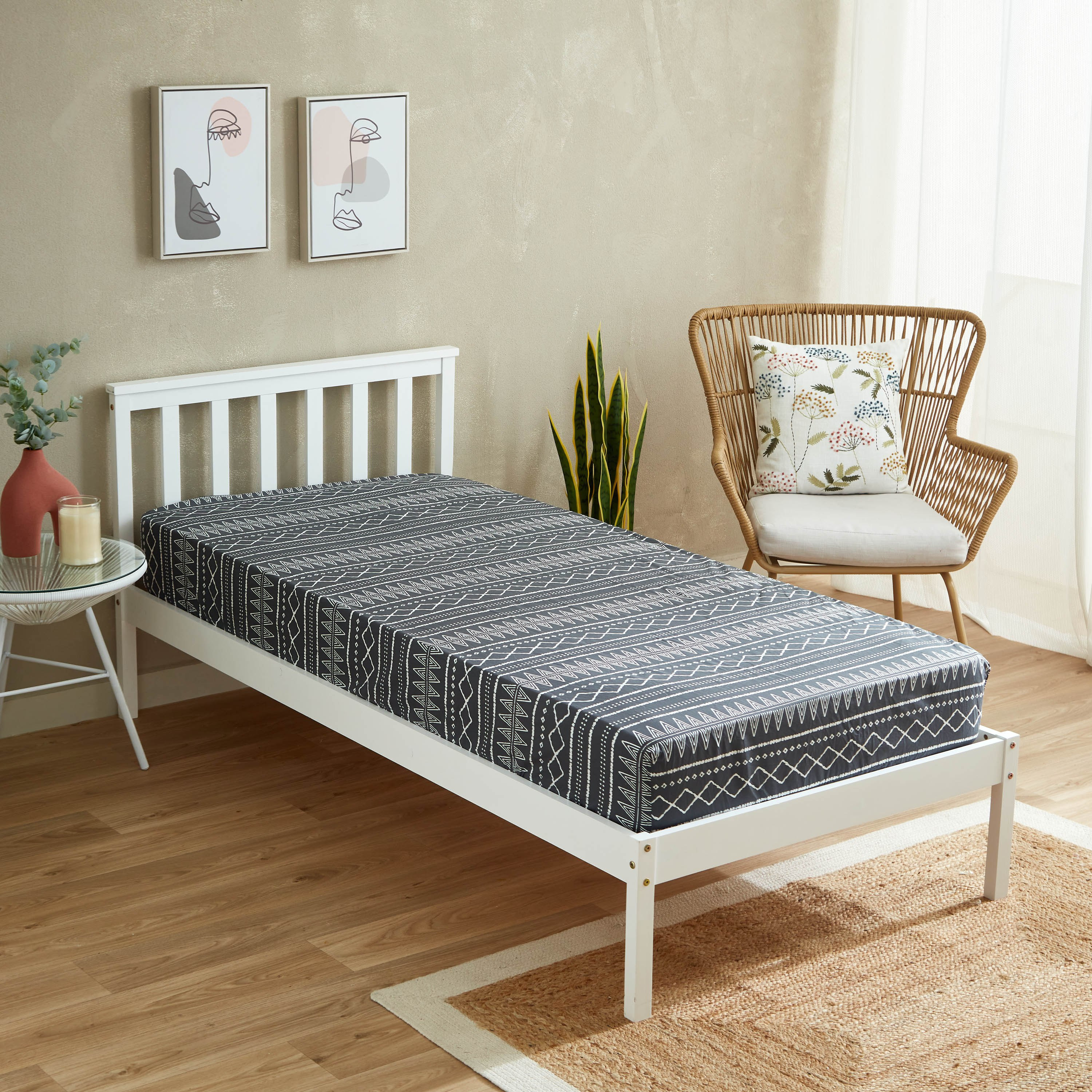 شرشف مطاطي قطن فردي بطبعات كليم أحادية اللون من زايلا - 90 × 200 + 25 سم-hbxhomeware-hbxbedroom-image-1